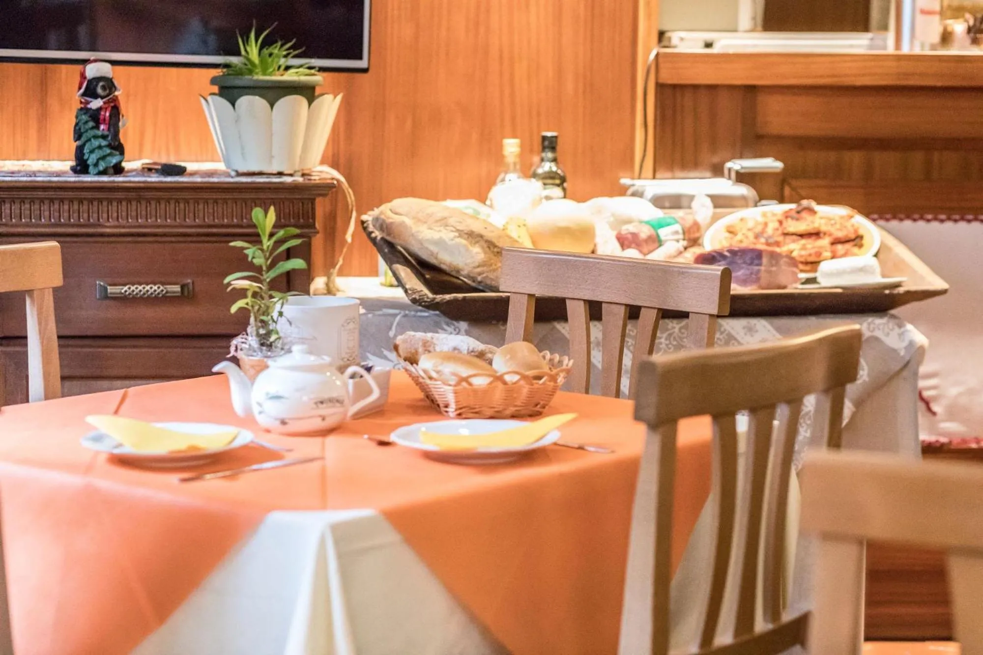 Buffet breakfast in Albergo il Plistia