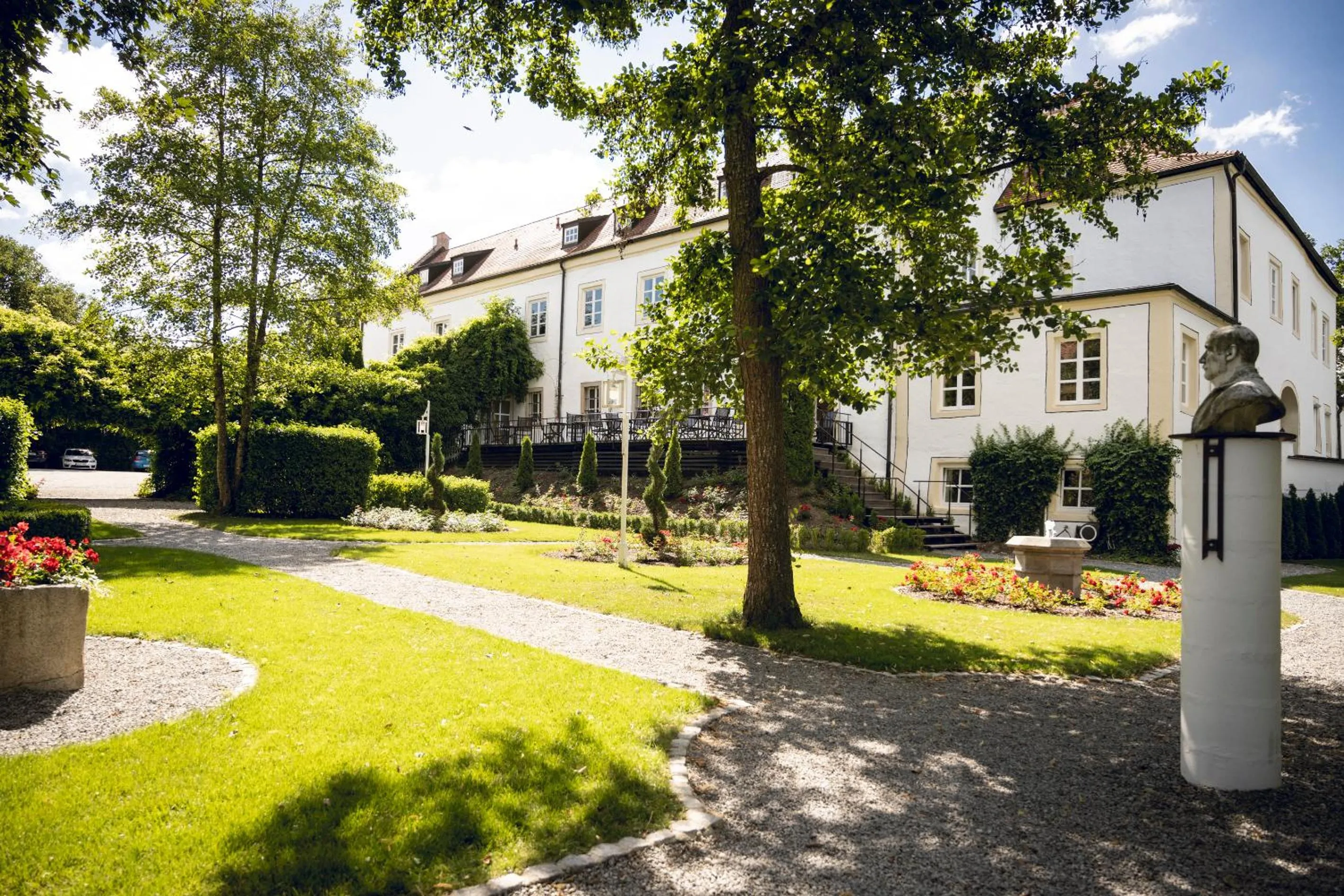 Schlosshotel Neufahrn