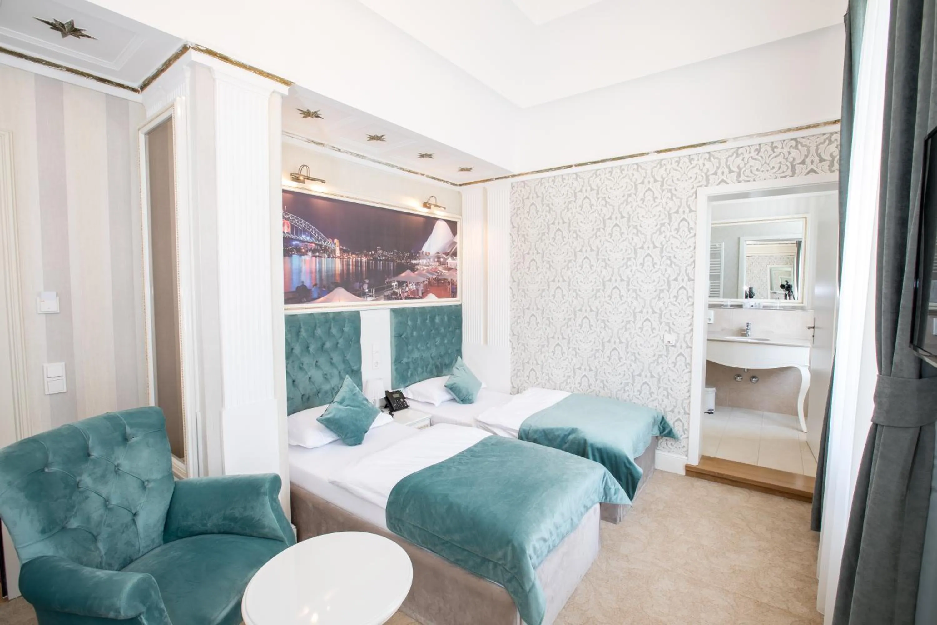 Photo of the whole room, Bed in Hotel Amts-Apotheke