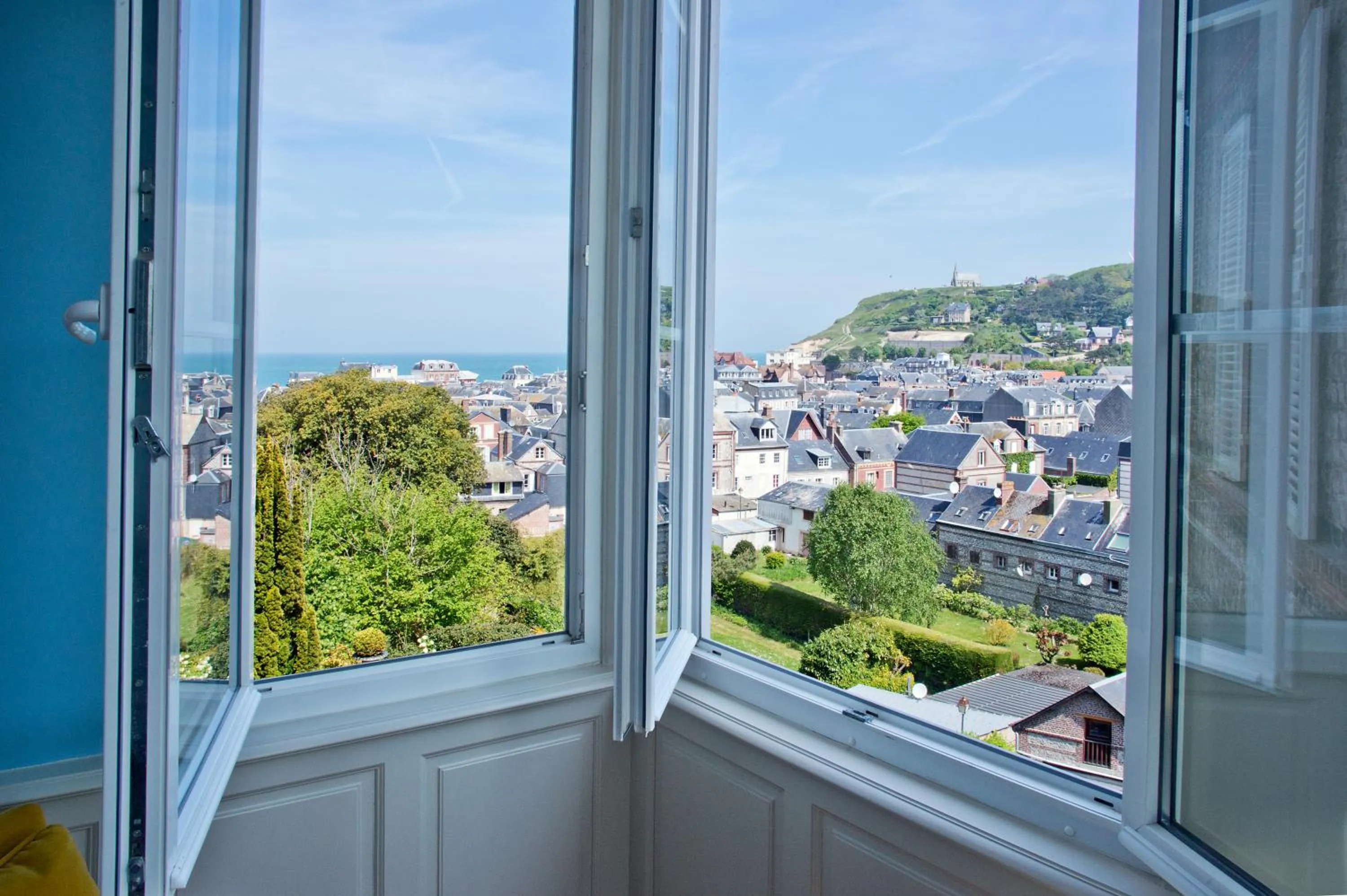 City view in Castel De La Terrasse