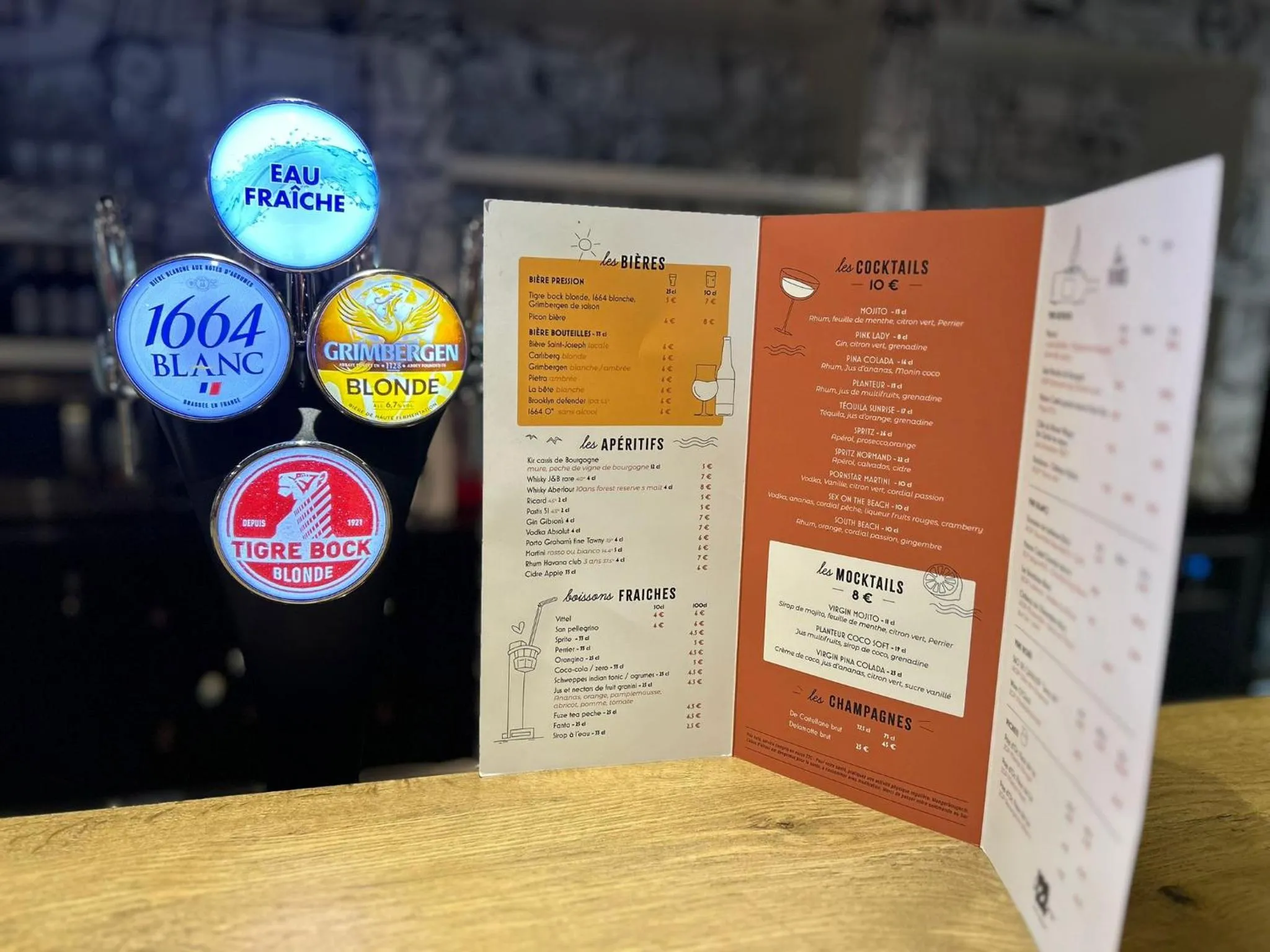 Lounge or bar in ibis Le Havre Centre