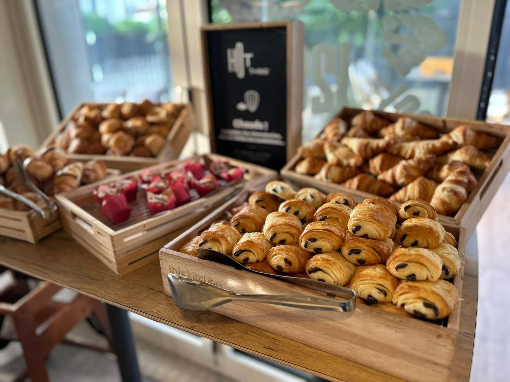 Buffet breakfast in ibis Le Havre Centre
