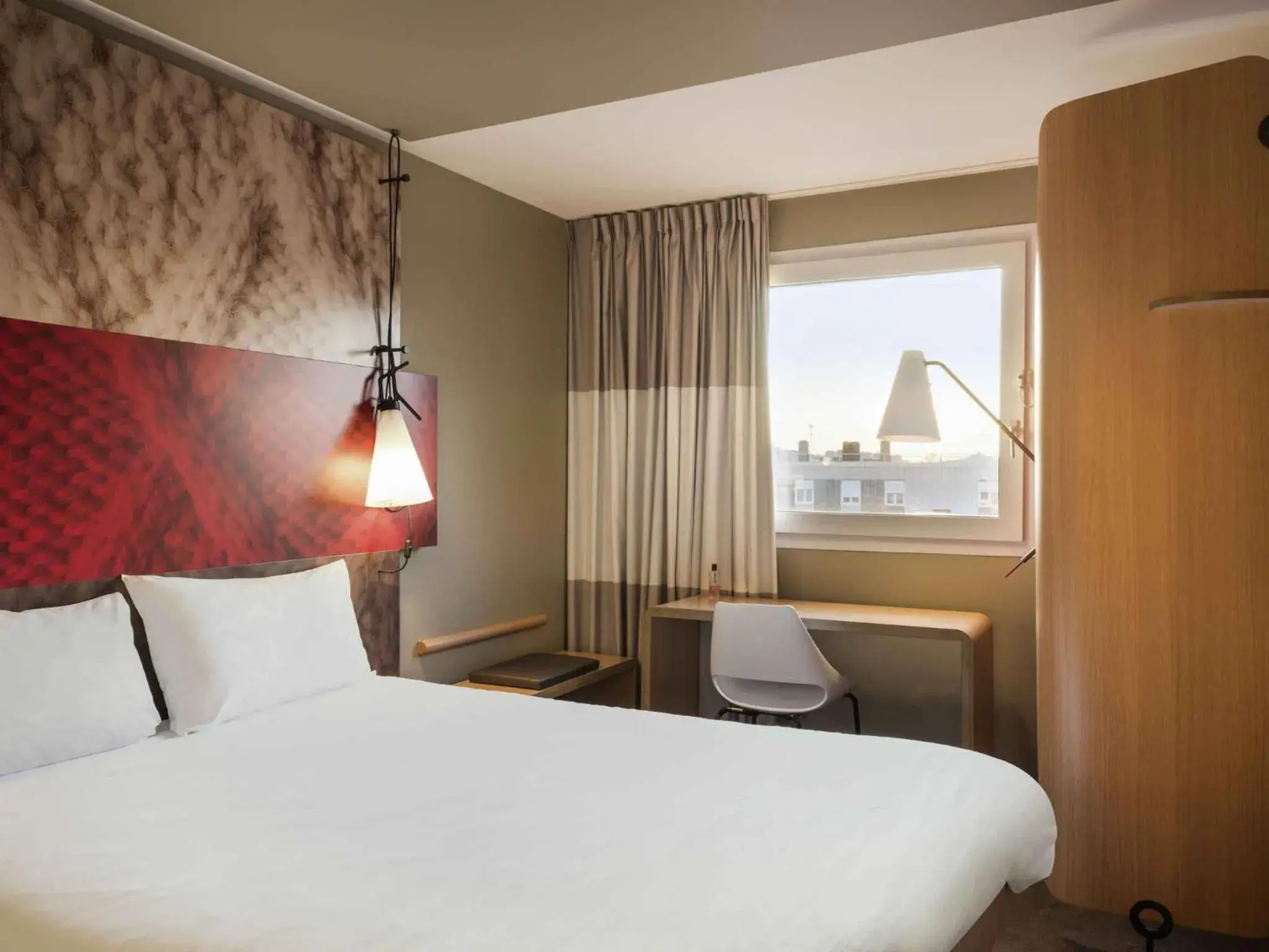 Bedroom, Bed in ibis Le Havre Centre Bedroom, Bed in ibis Le Havre Centre