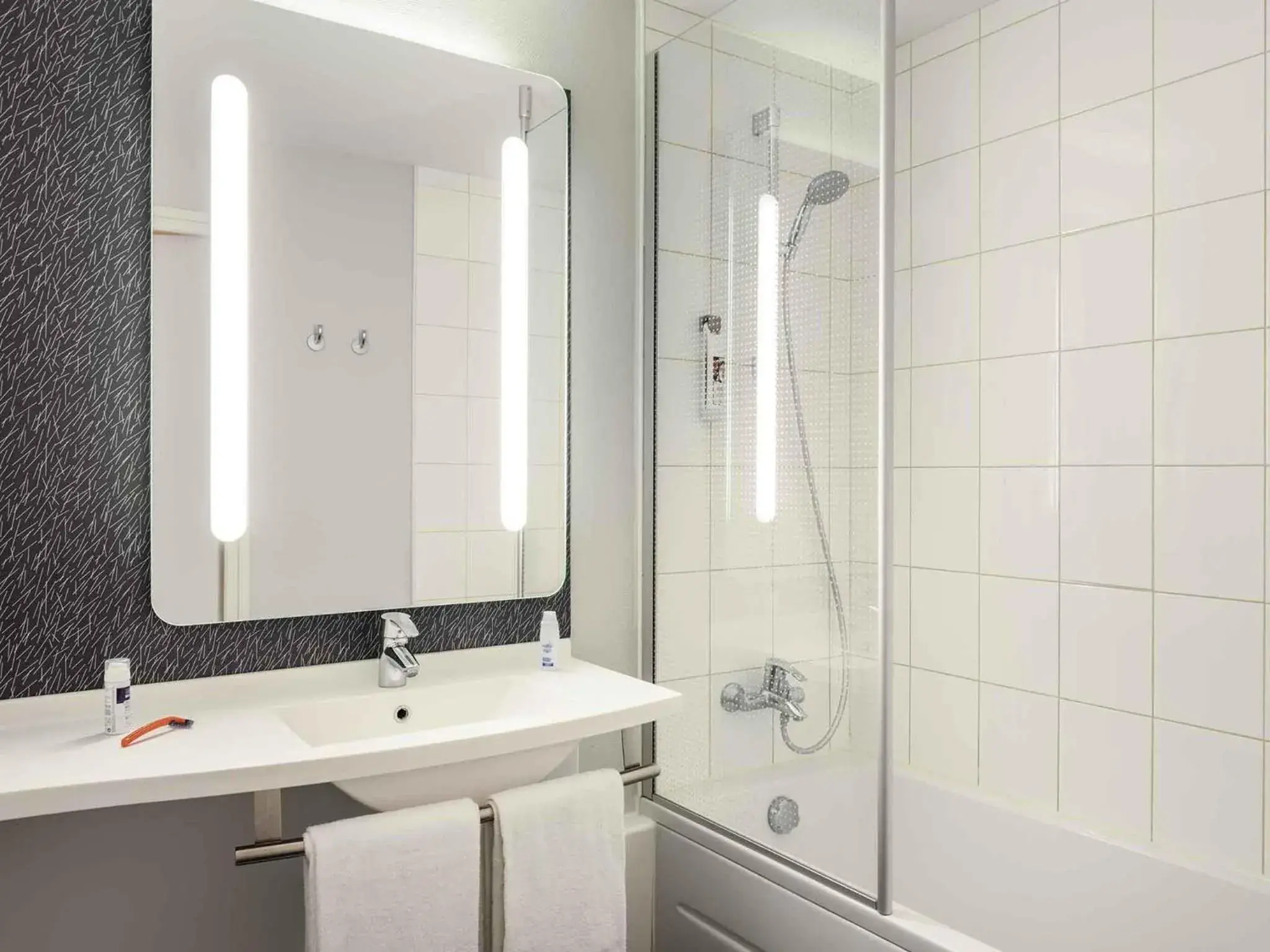 Bedroom in ibis Le Havre Centre Bedroom in ibis Le Havre Centre