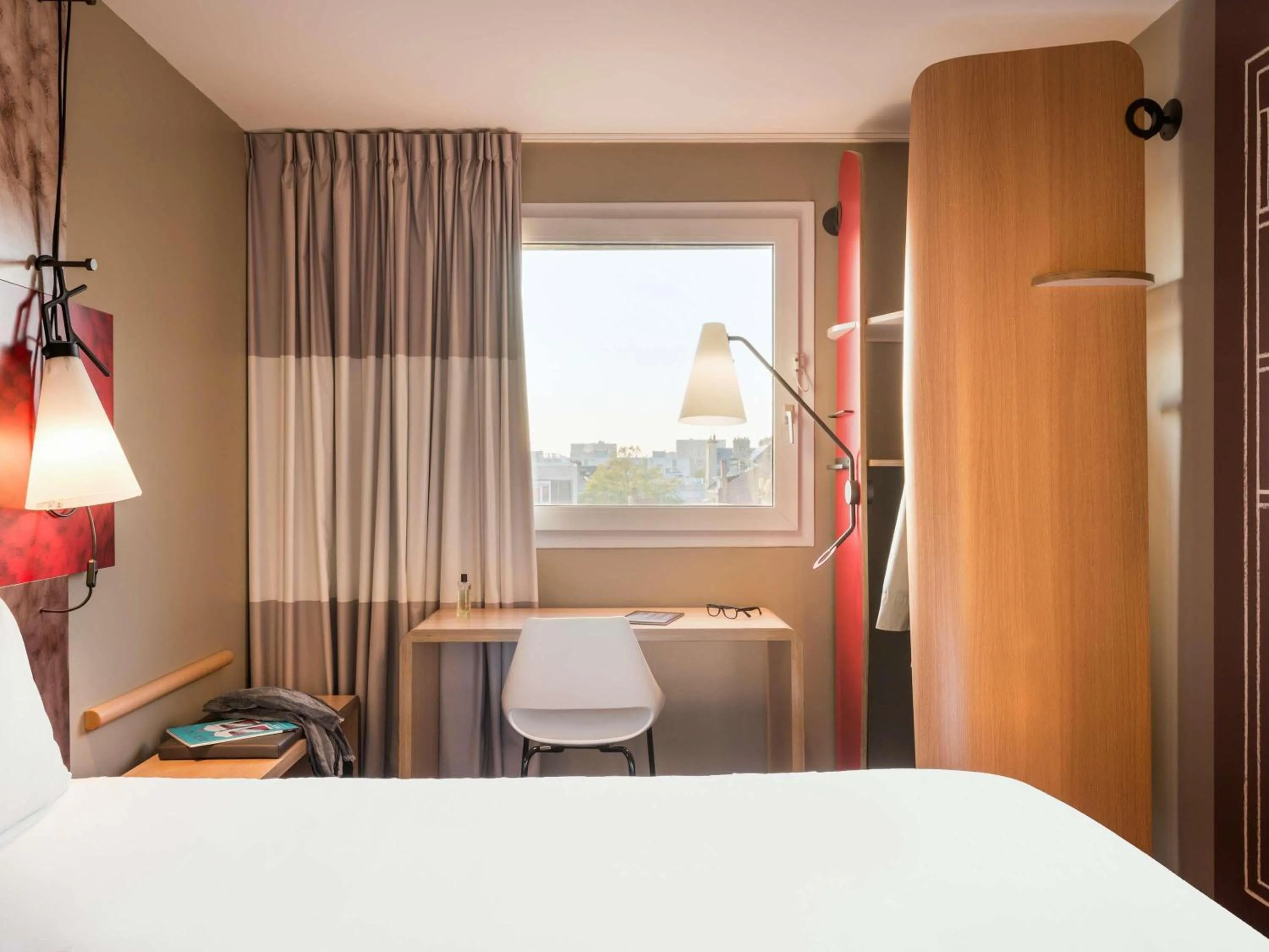 Property building, Bed in ibis Le Havre Centre