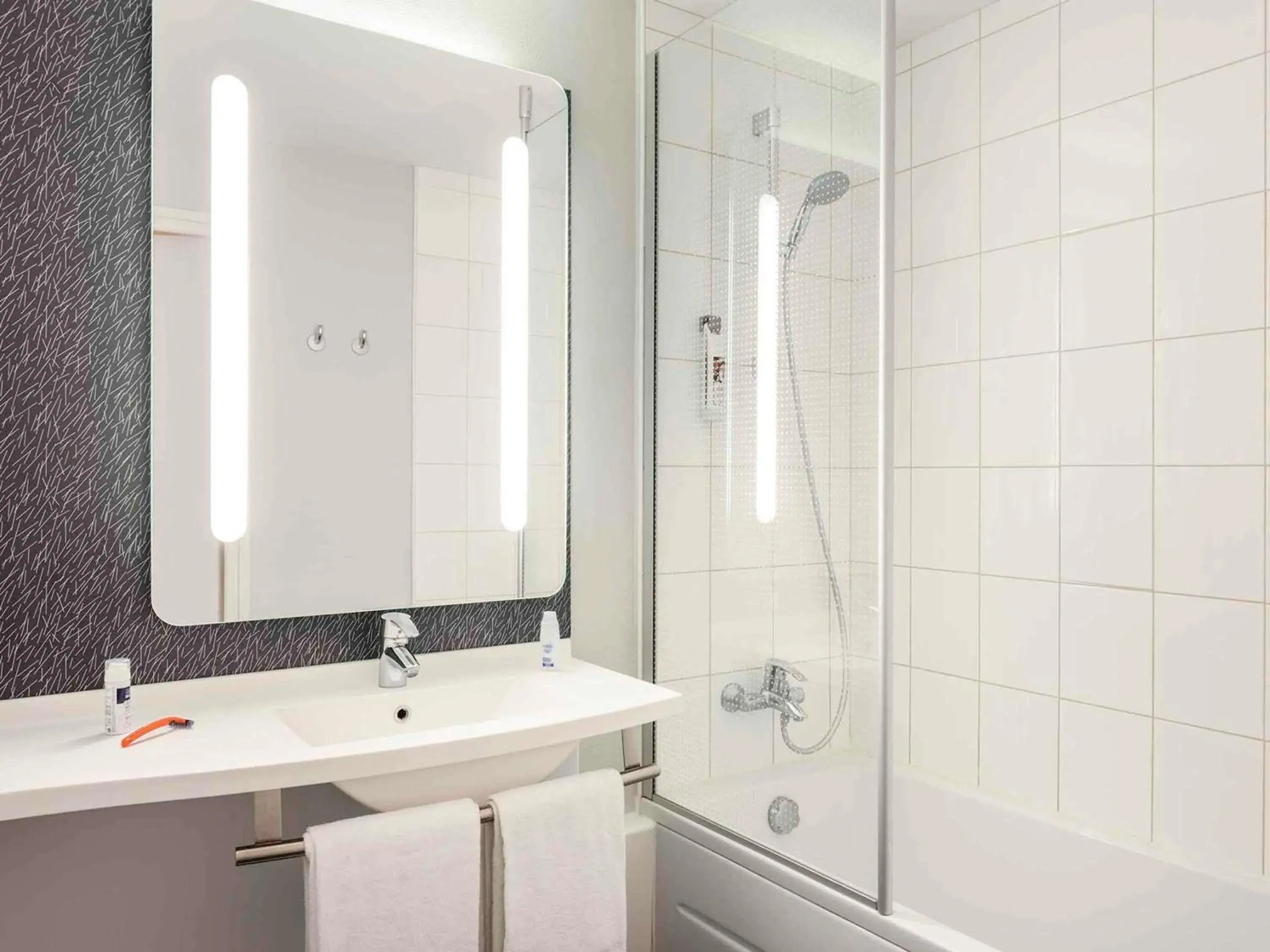 Bedroom in ibis Le Havre Centre Bedroom in ibis Le Havre Centre