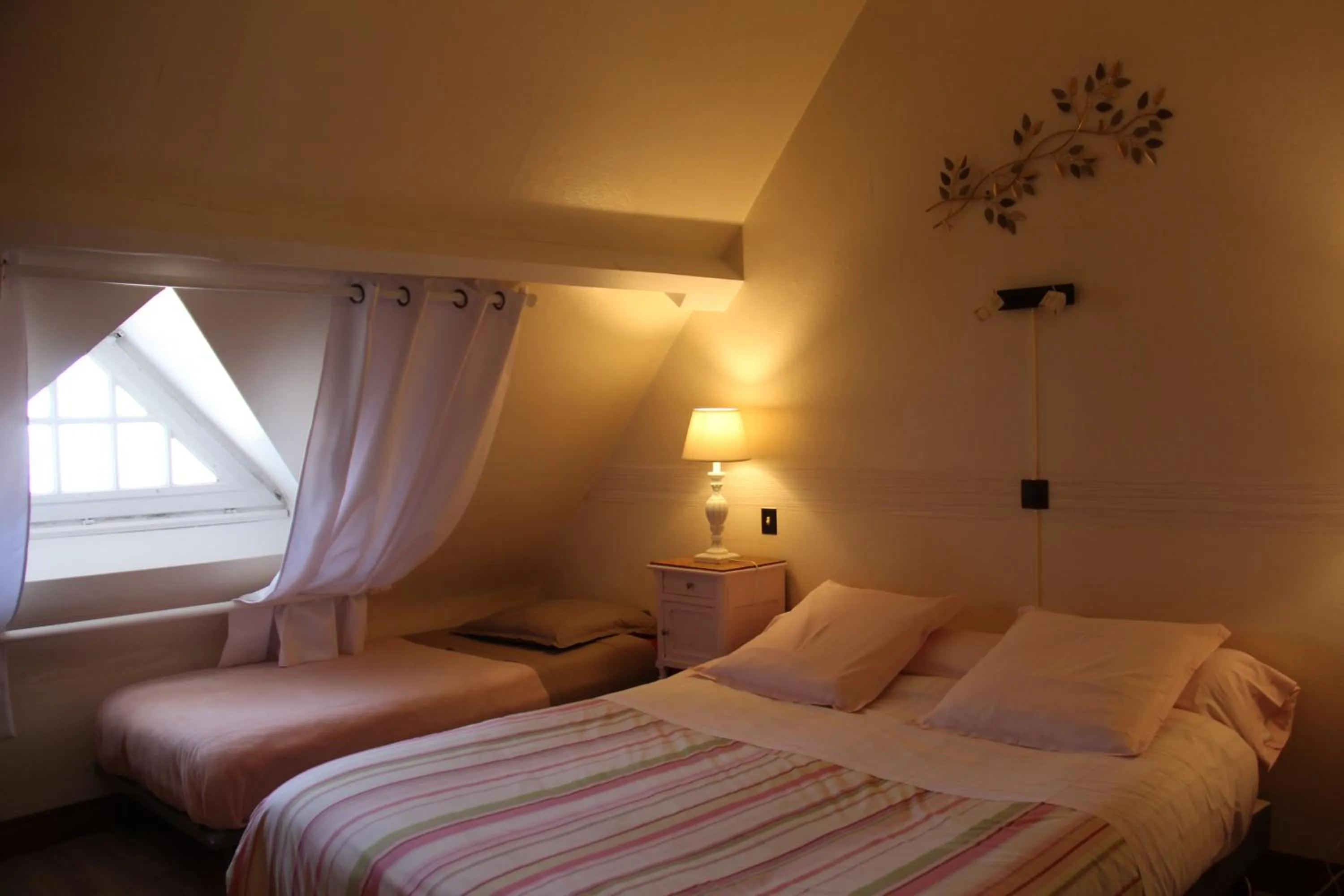 Bedroom, Bed in La Noisetiere