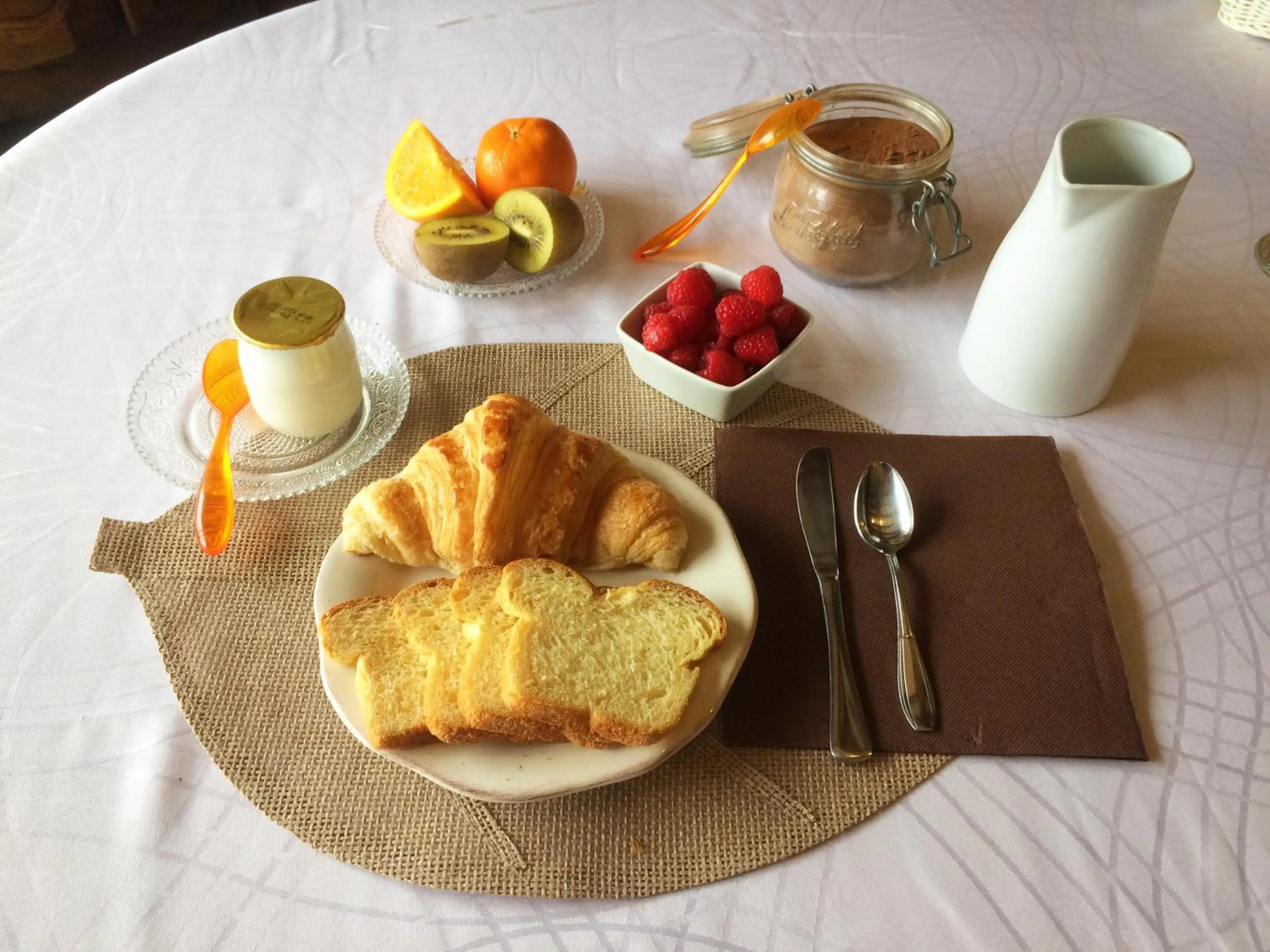 Breakfast in La Noisetiere