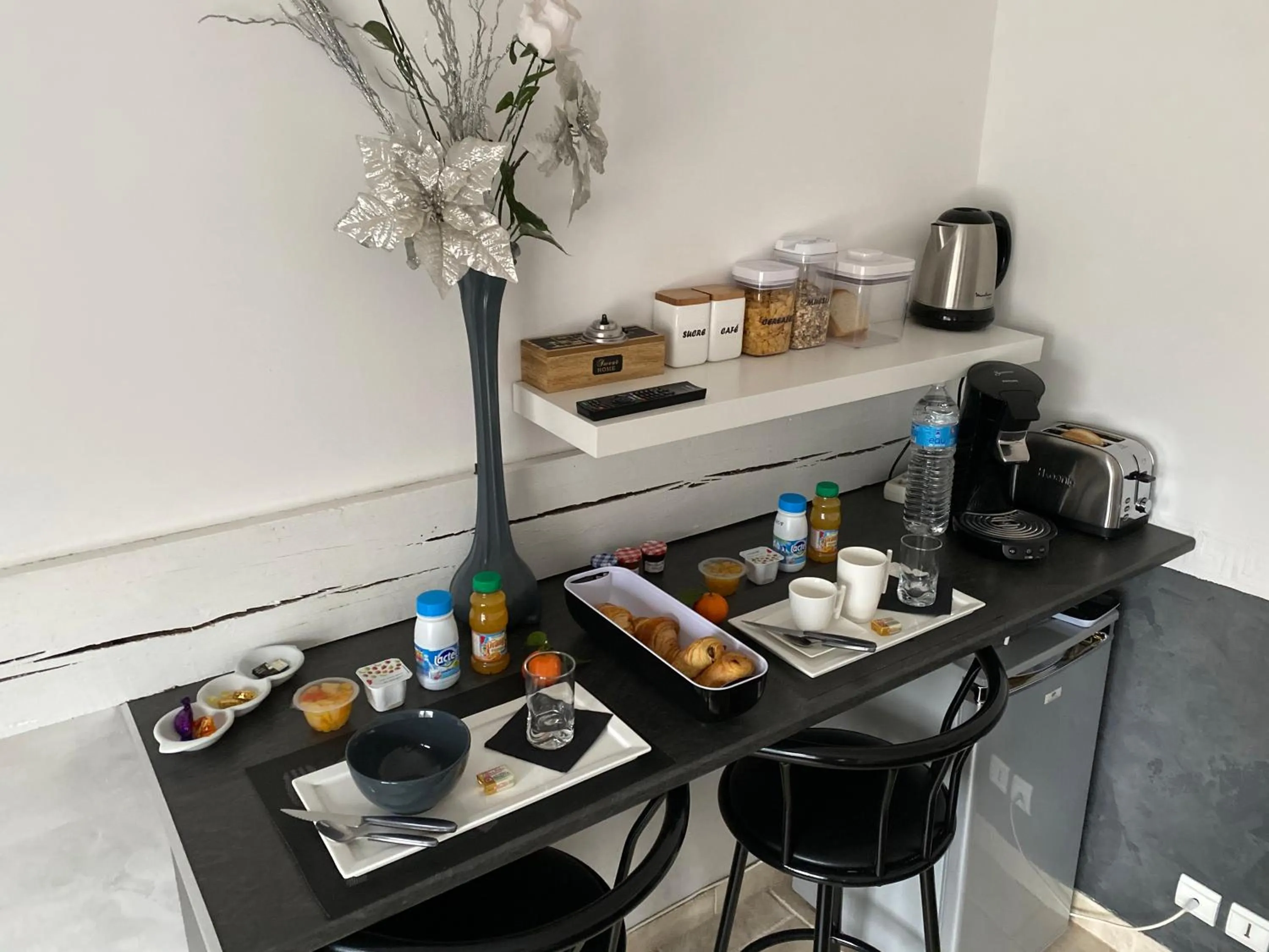 Buffet breakfast in Le Beauvaisis