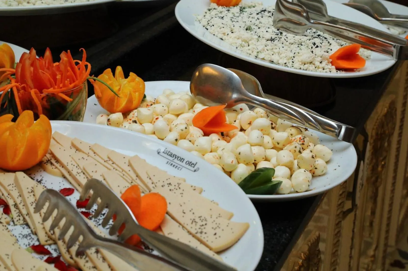 Buffet breakfast in İstasyon Hotel