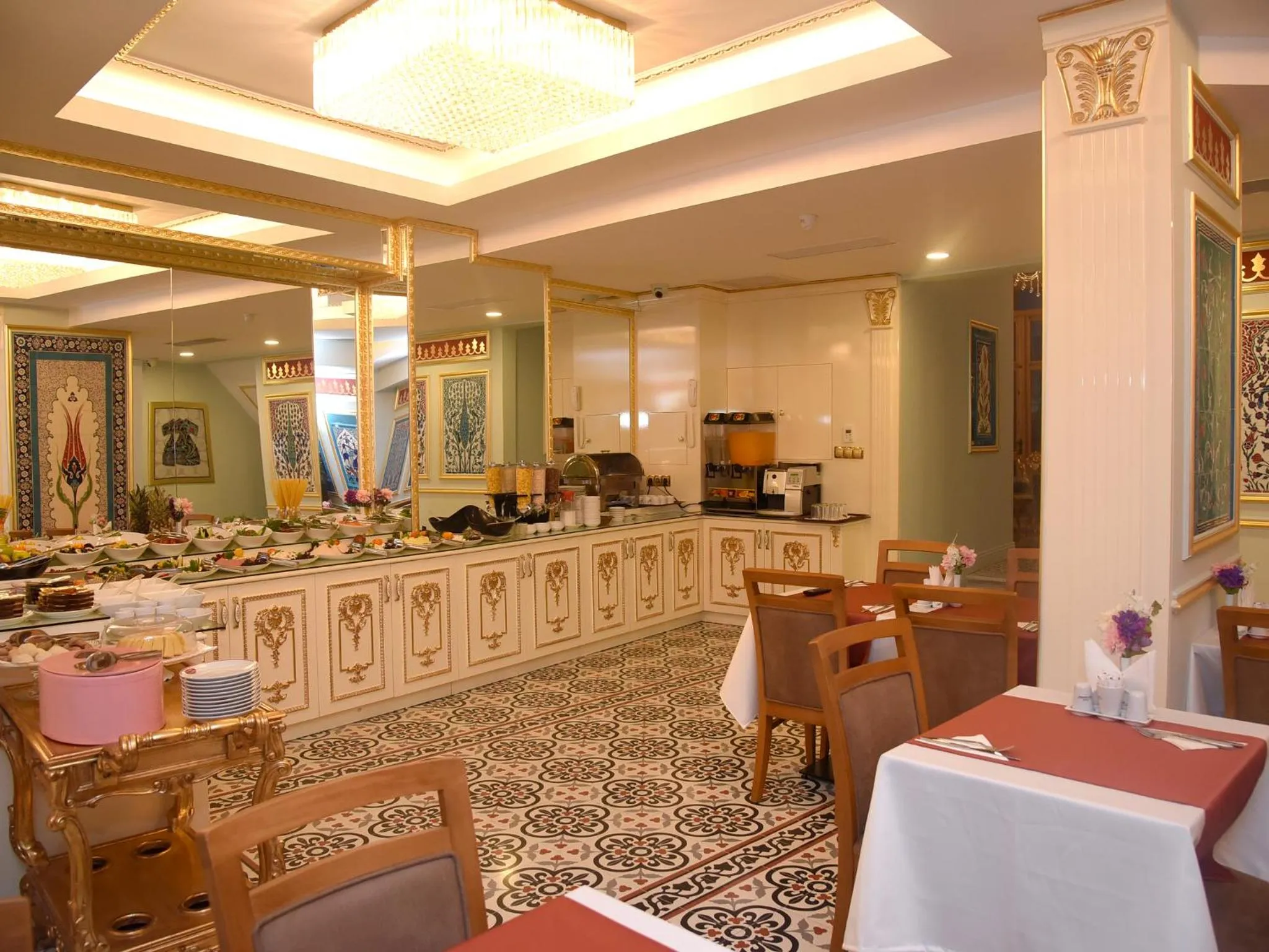 Restaurant/places to eat in İstasyon Hotel
