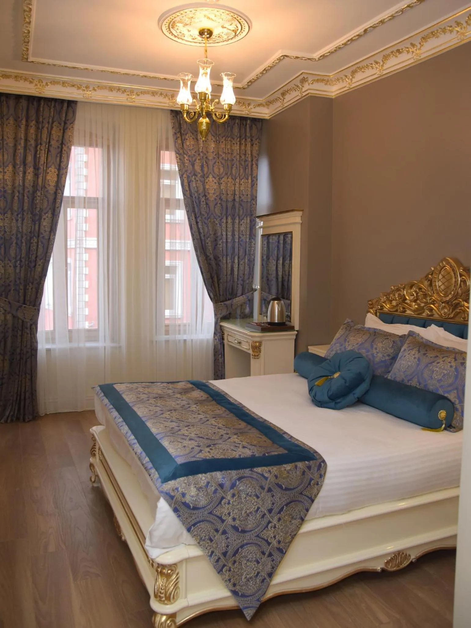 Photo of the whole room, Bed in İstasyon Hotel