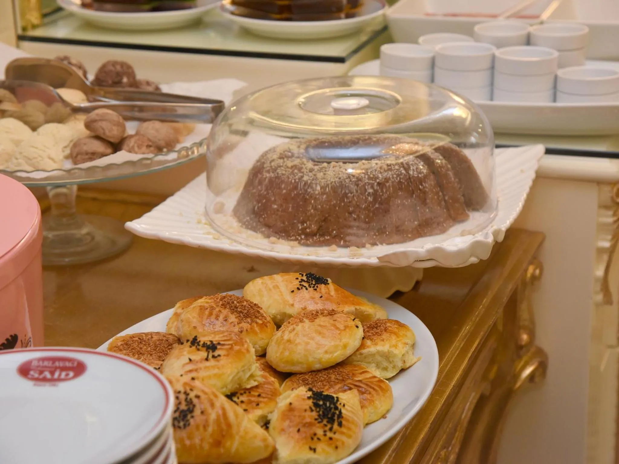Buffet breakfast in İstasyon Hotel