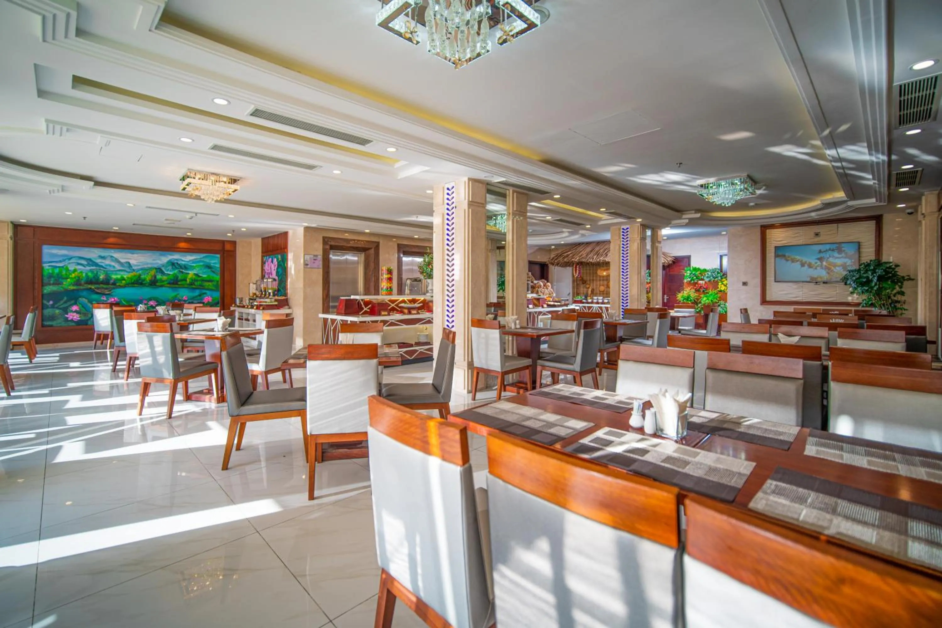 Restaurant/places to eat in Alani Sea View Hotel