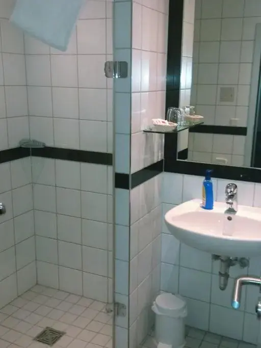 Single Room with Shower - single occupancy in Landgasthof Bei Kleins Single Room with Shower - single occupancy in Landgasthof Bei Kleins