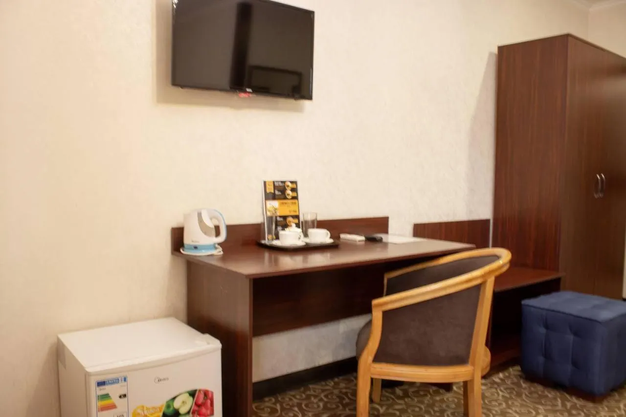 Large Double or Twin Room in Silk Way