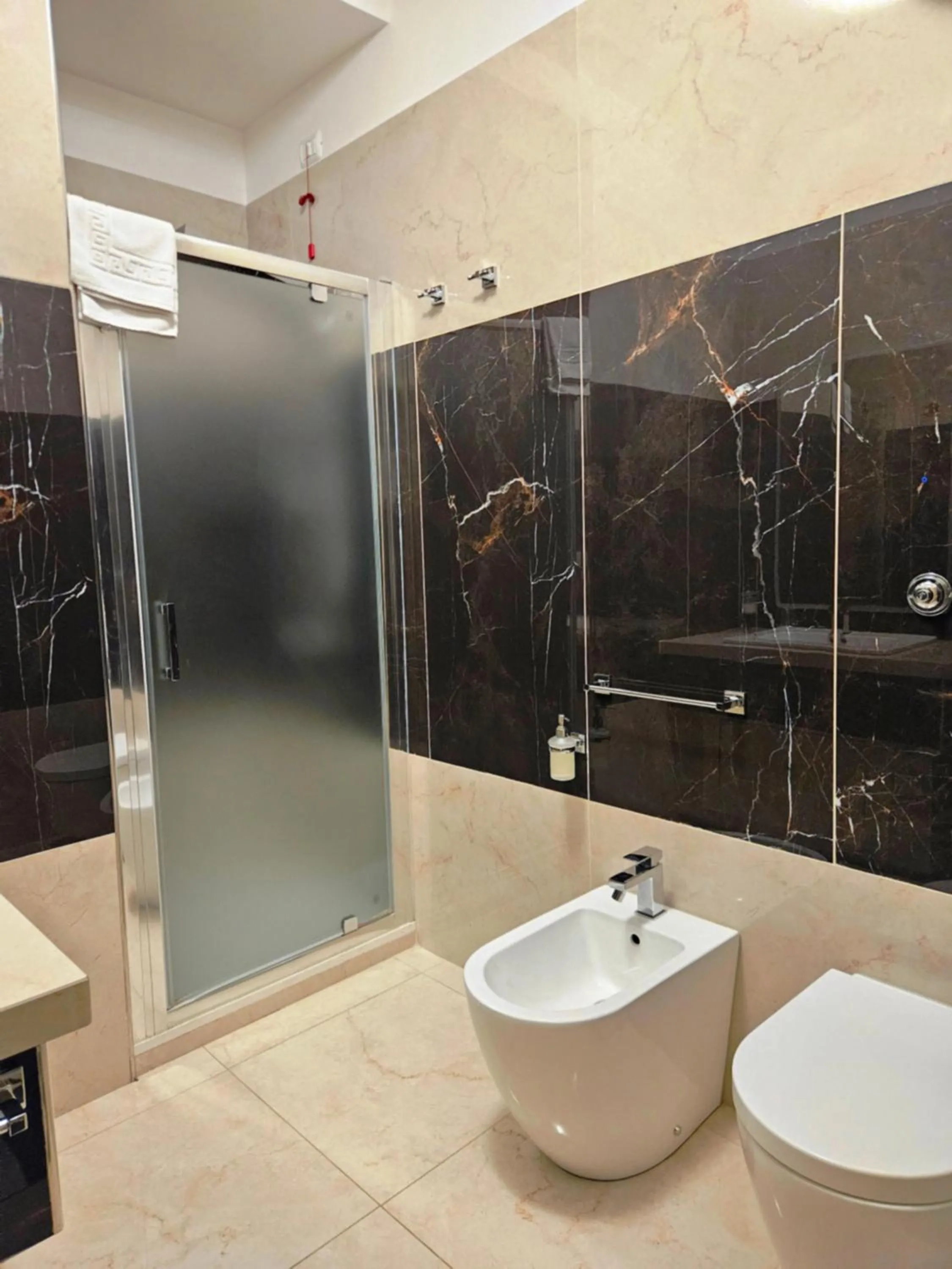 Shower in Hotel Villa Santa Maria