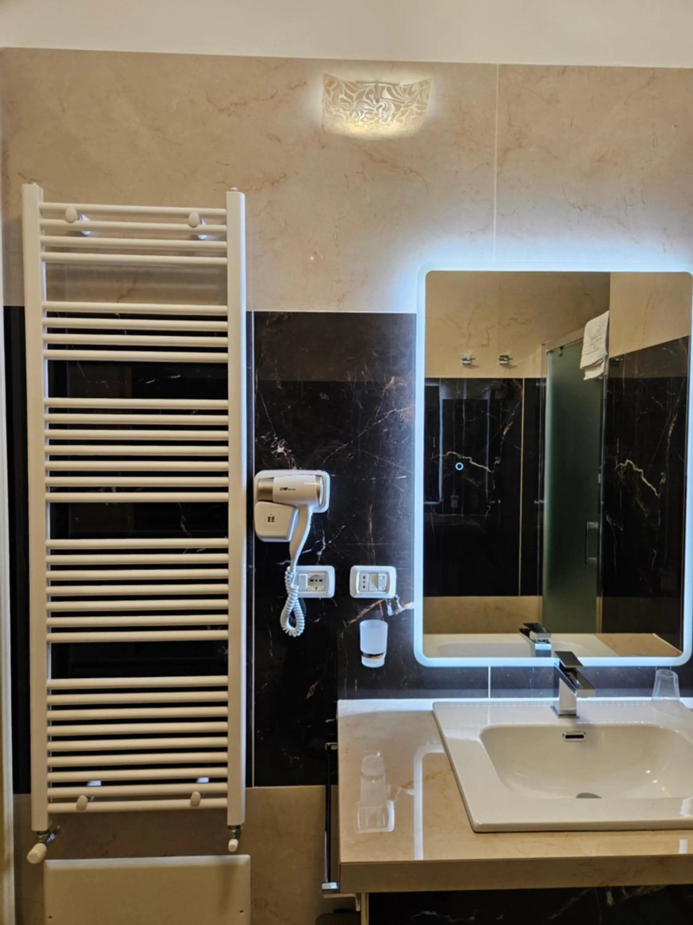 Bathroom in Hotel Villa Santa Maria