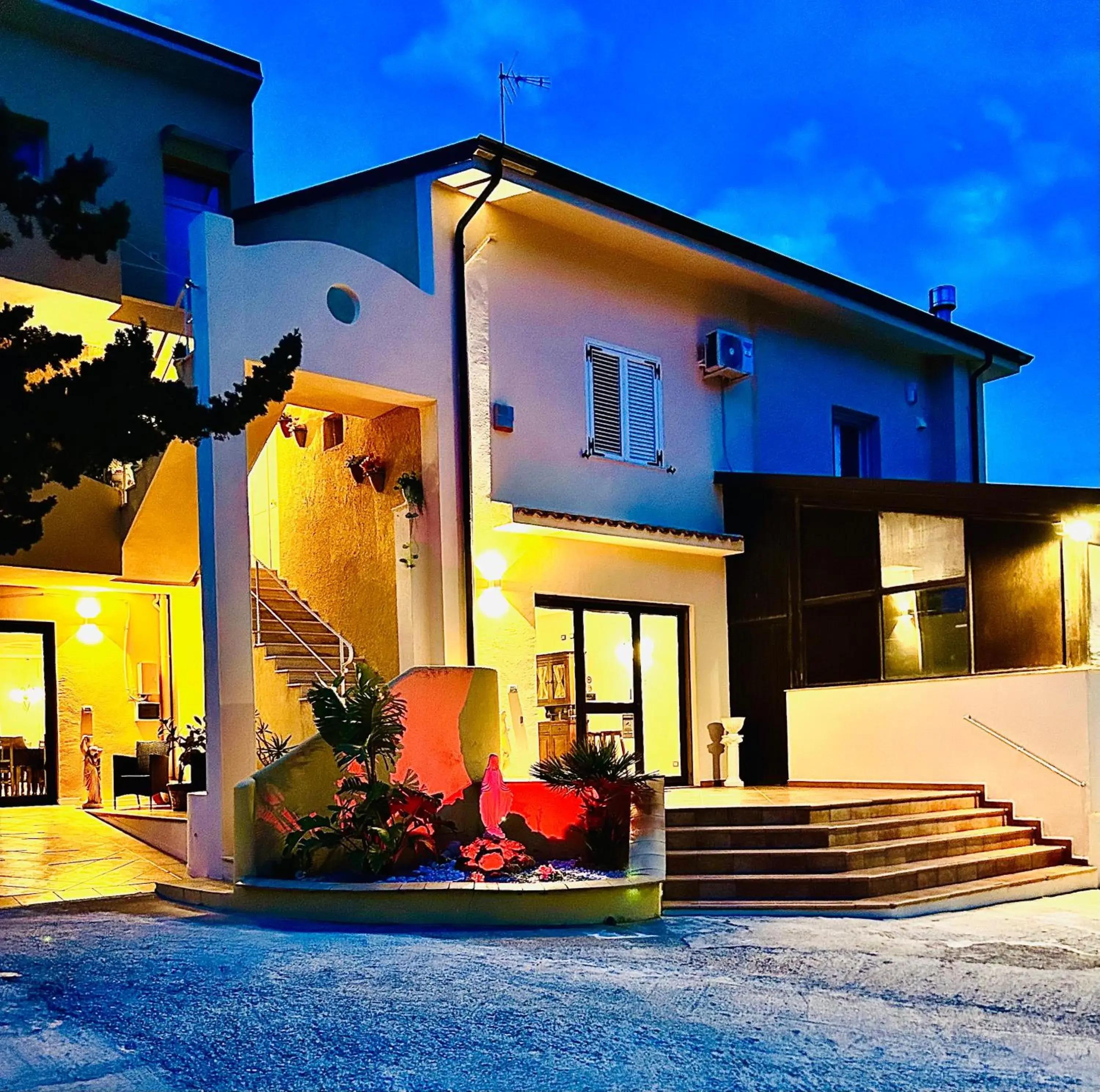 Property building in La Collina sul Mare Property building in La Collina sul Mare