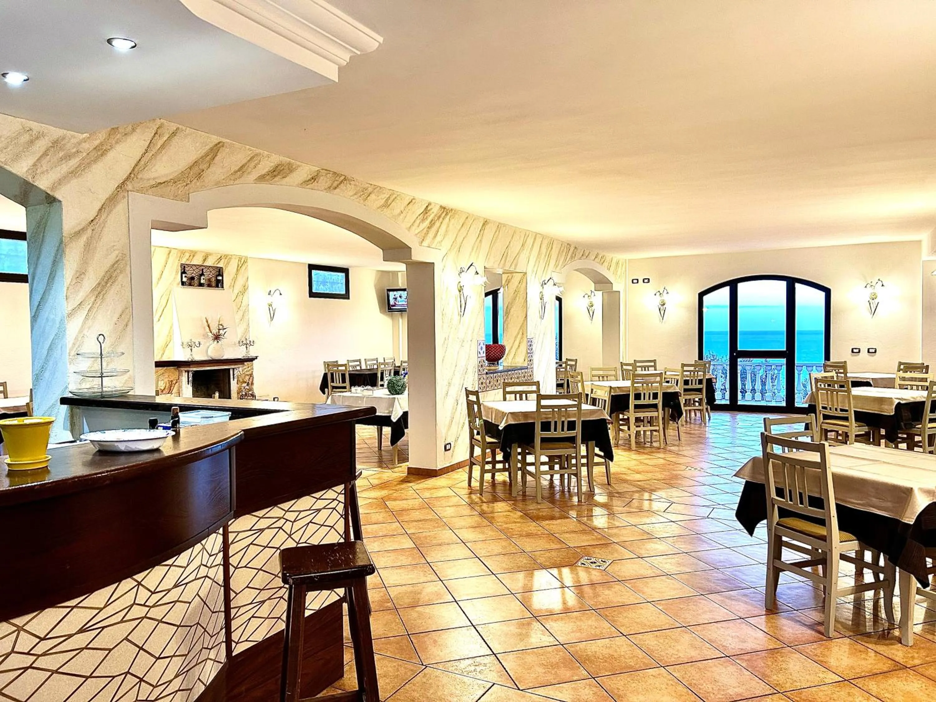 Lounge or bar in La Collina sul Mare