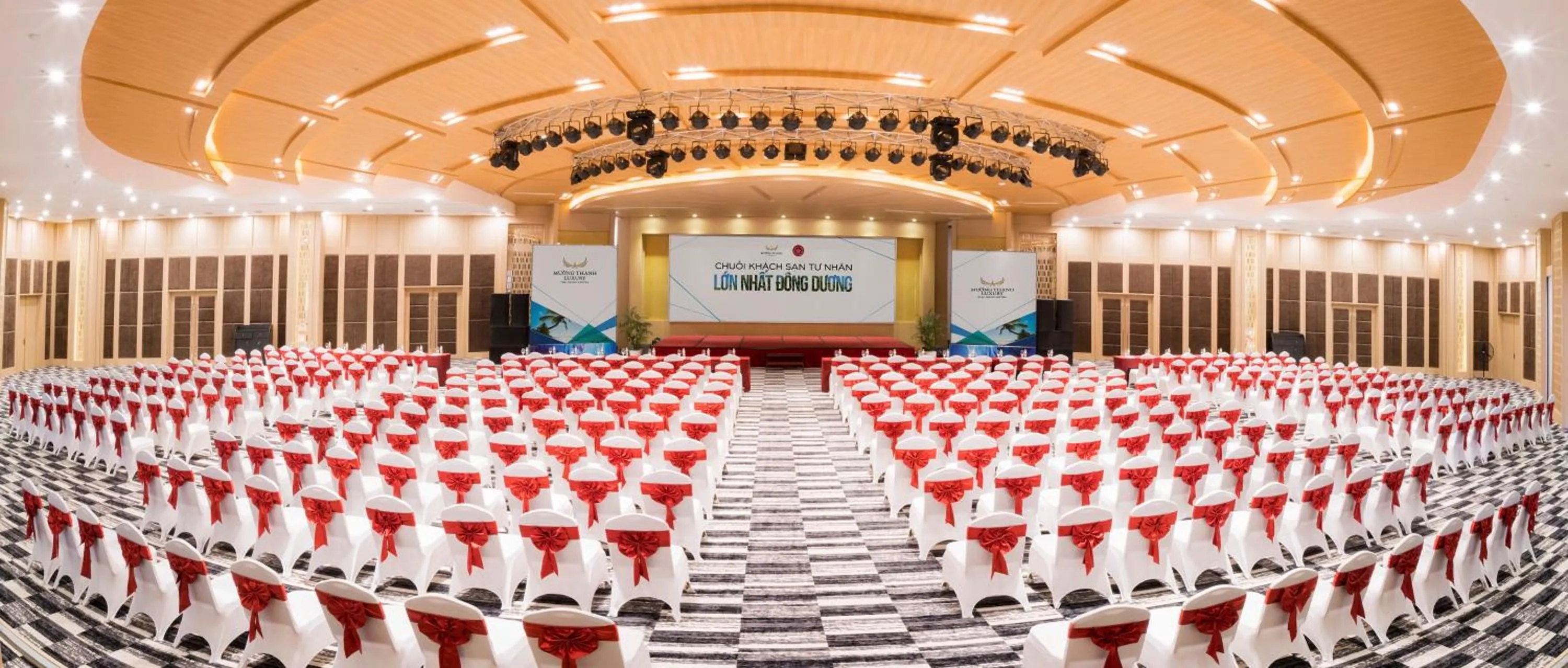 Meeting/conference room in Muong Thanh Luxury Phu Quoc Hotel