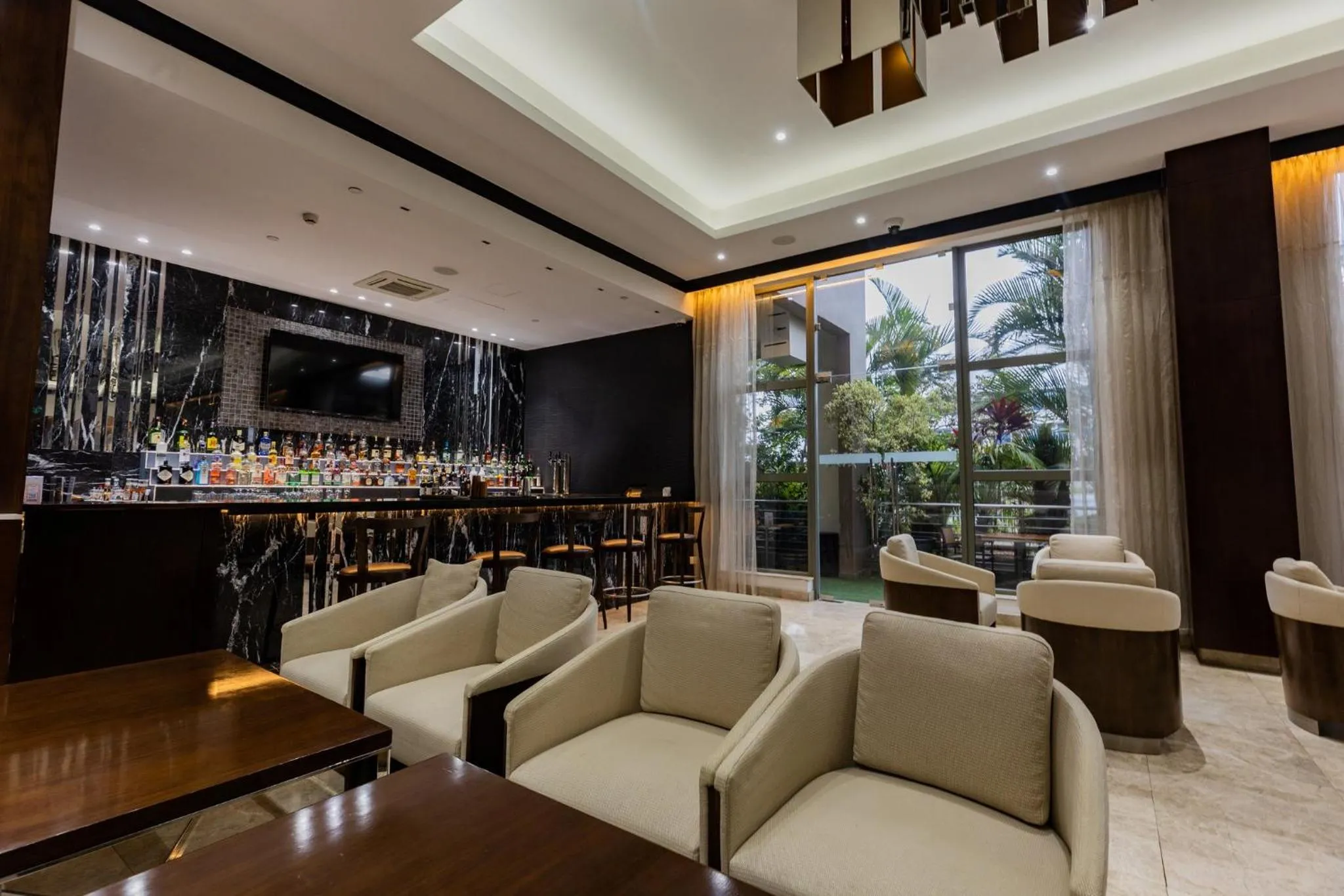 Lounge or bar in Crowne Plaza Nairobi Airport by IHG