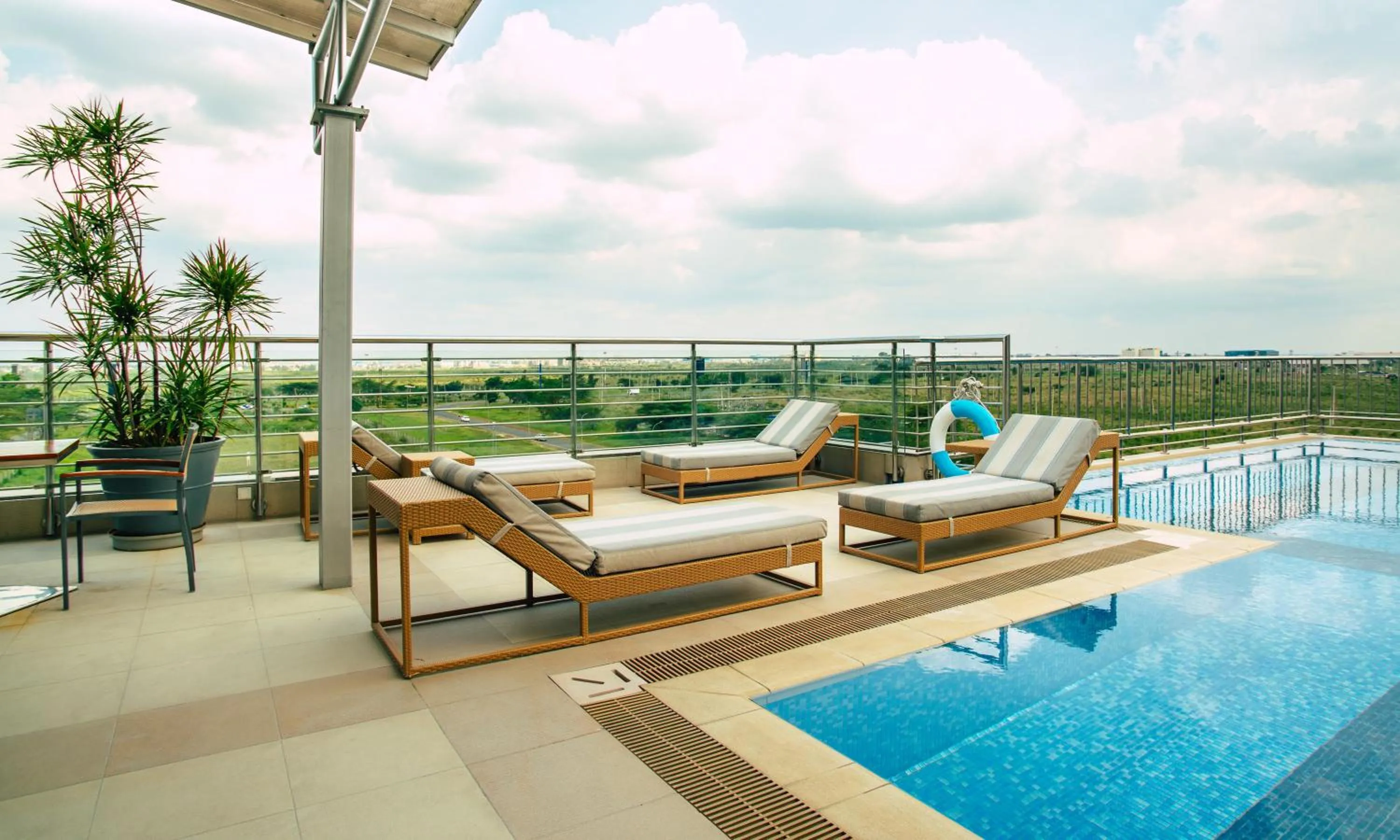 Swimming pool in Crowne Plaza Nairobi Airport by IHG