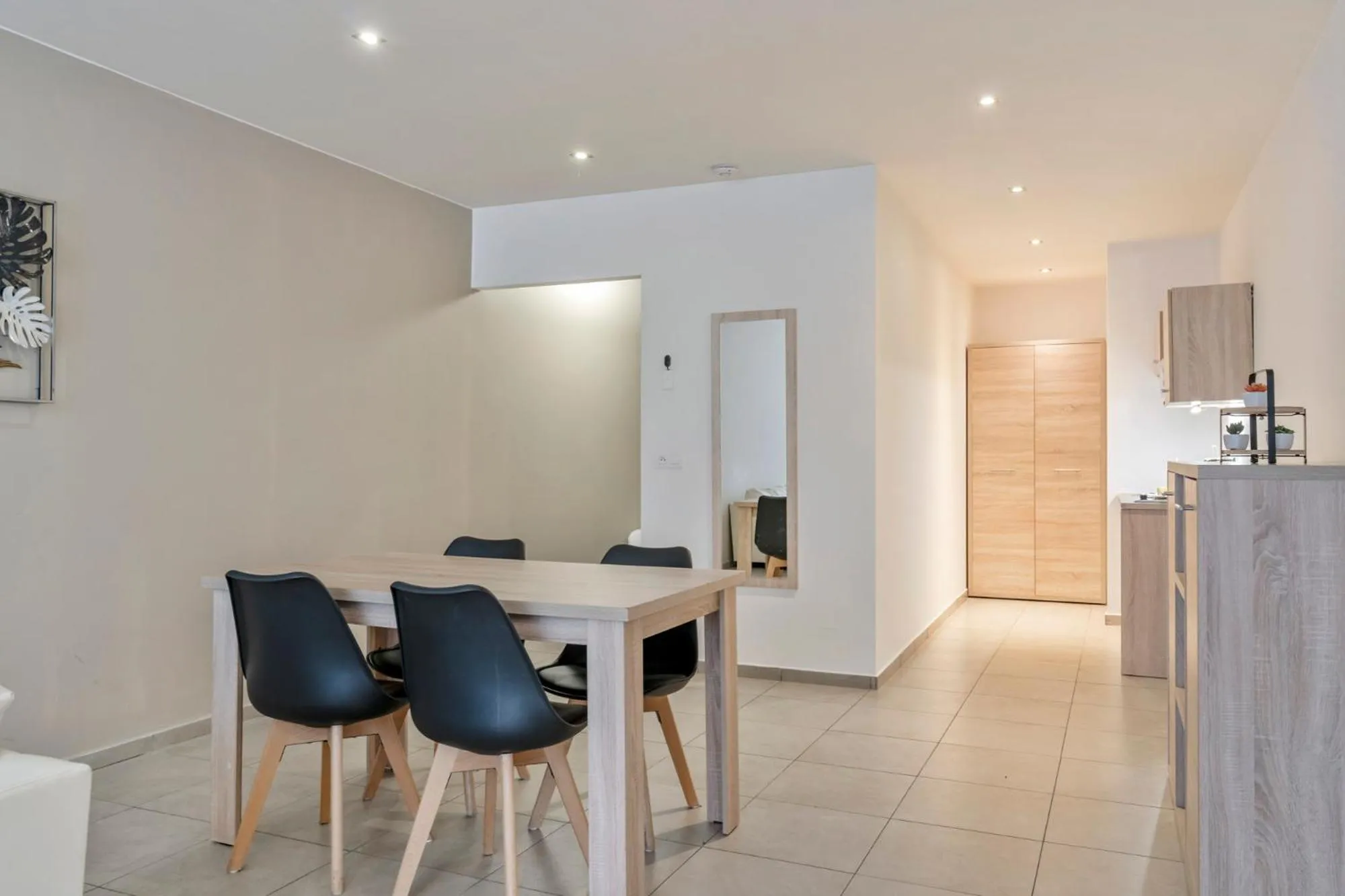Dining area in Ambassador Suites Leuven