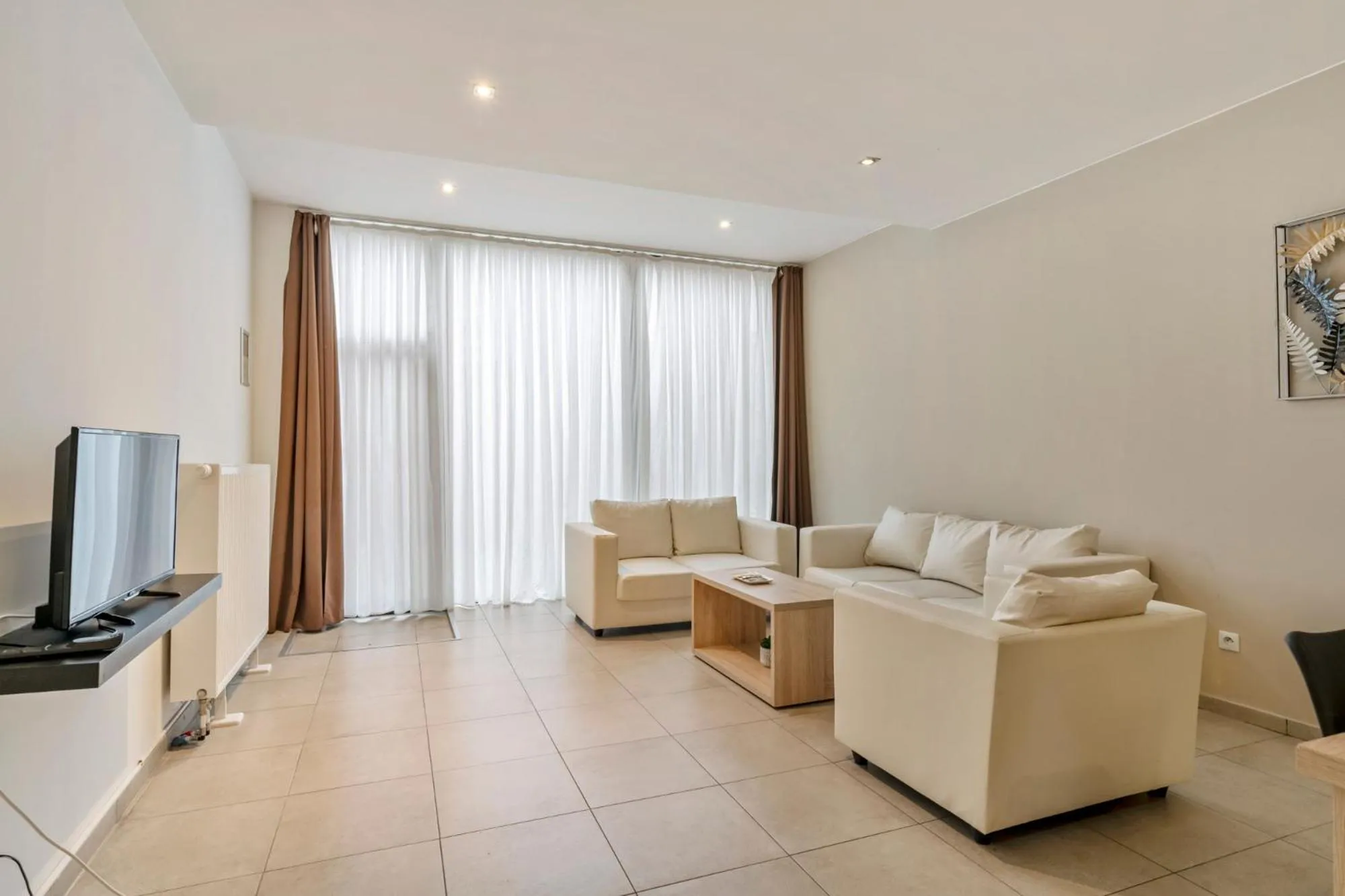 TV and multimedia in Ambassador Suites Leuven