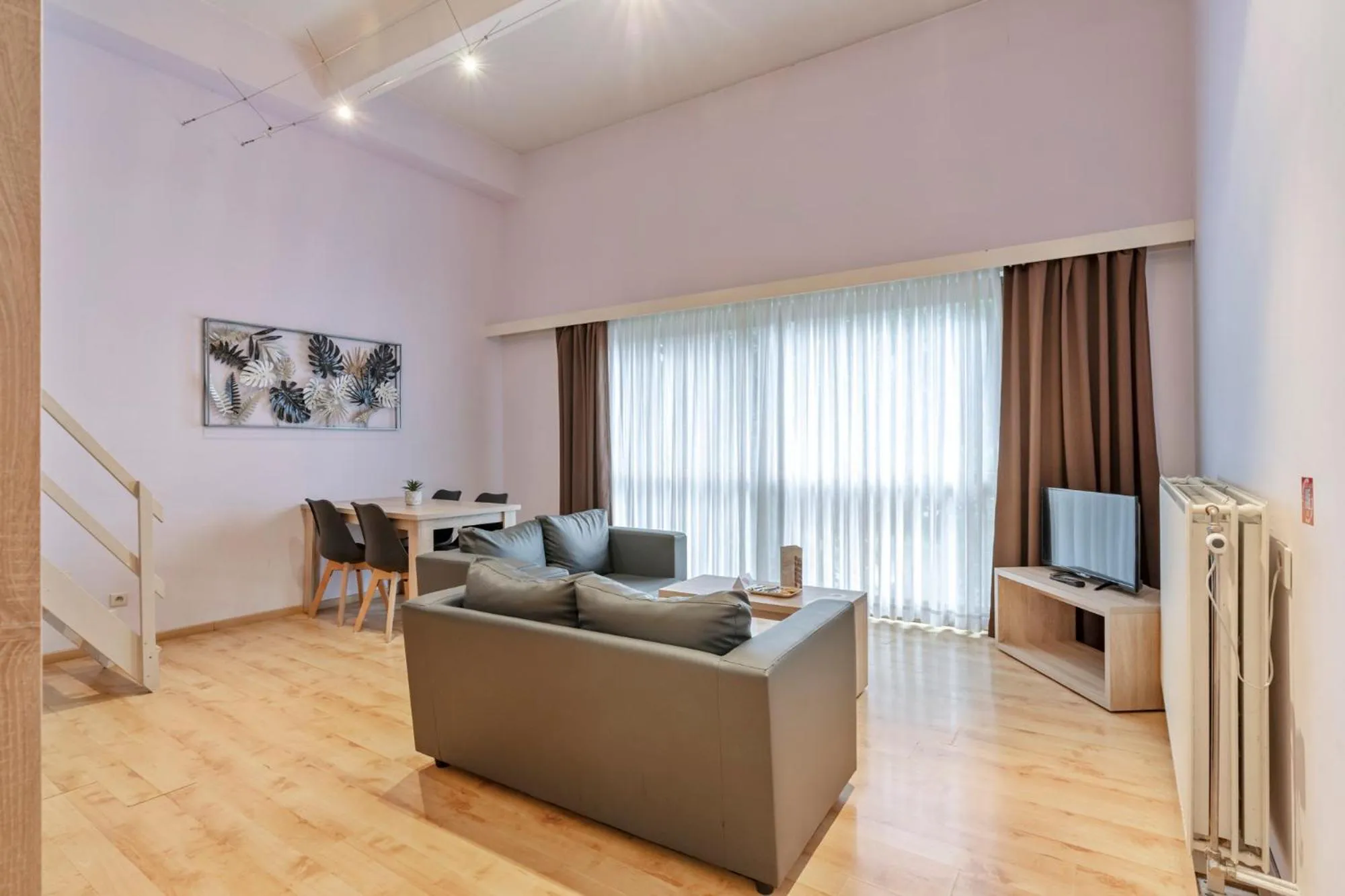 TV and multimedia in Ambassador Suites Leuven