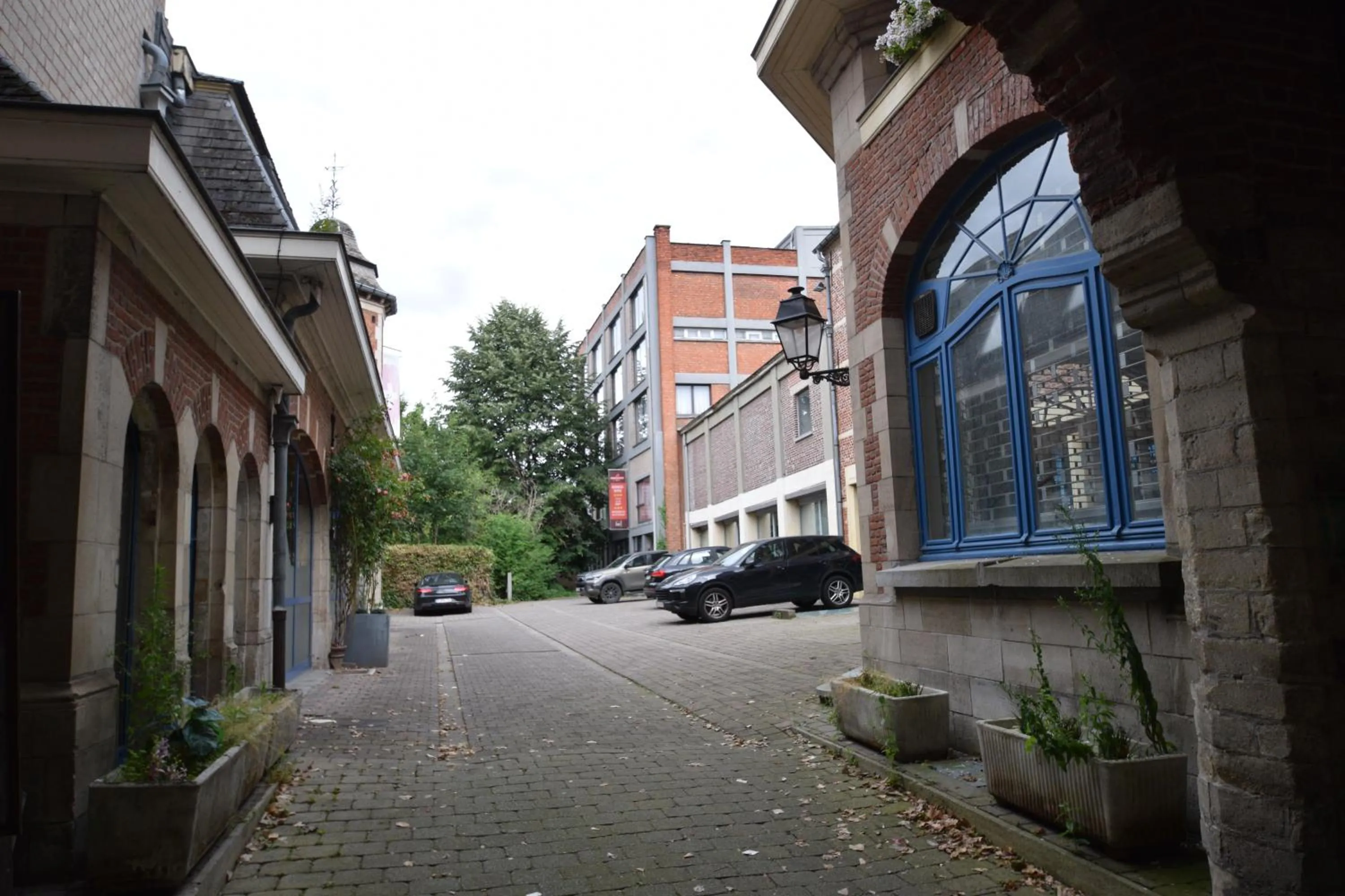 Quiet street view in Ambassador Suites Leuven