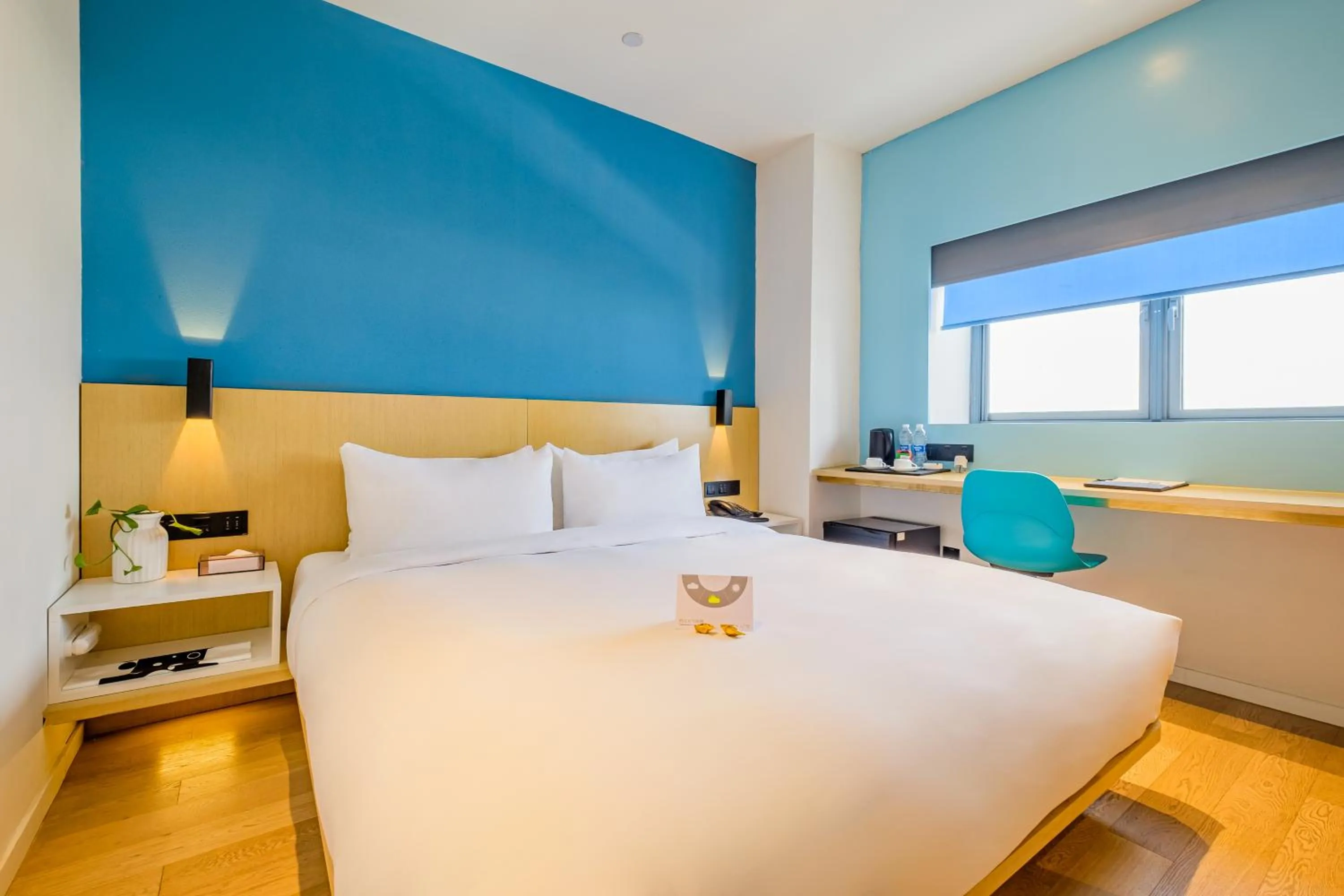 Photo of the whole room, Bed in PACE HOTEL Suzhou Renmin Branch