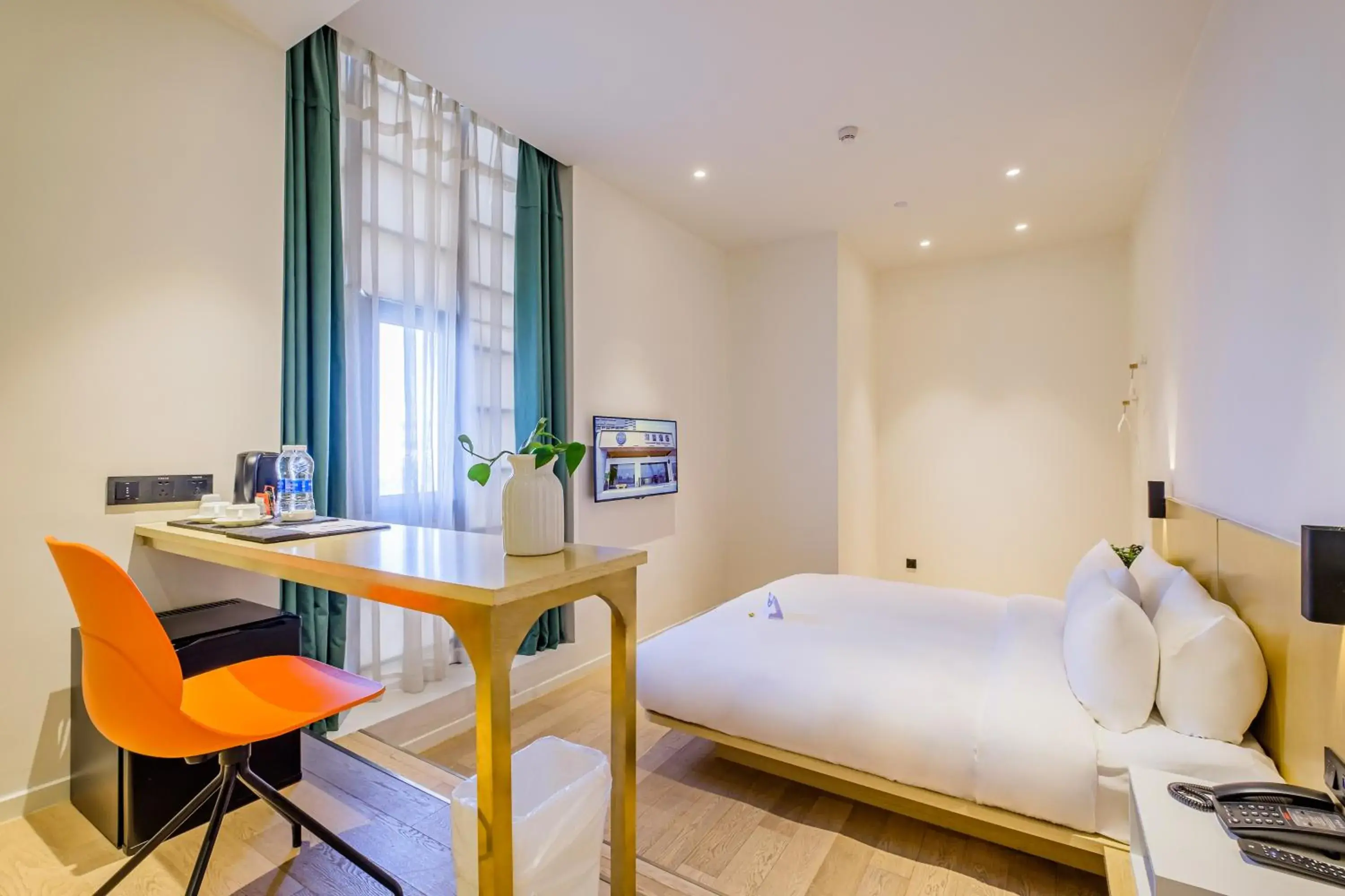 Photo of the whole room, Bed in PACE HOTEL Suzhou Renmin Branch Photo of the whole room, Bed in PACE HOTEL Suzhou Renmin Branch