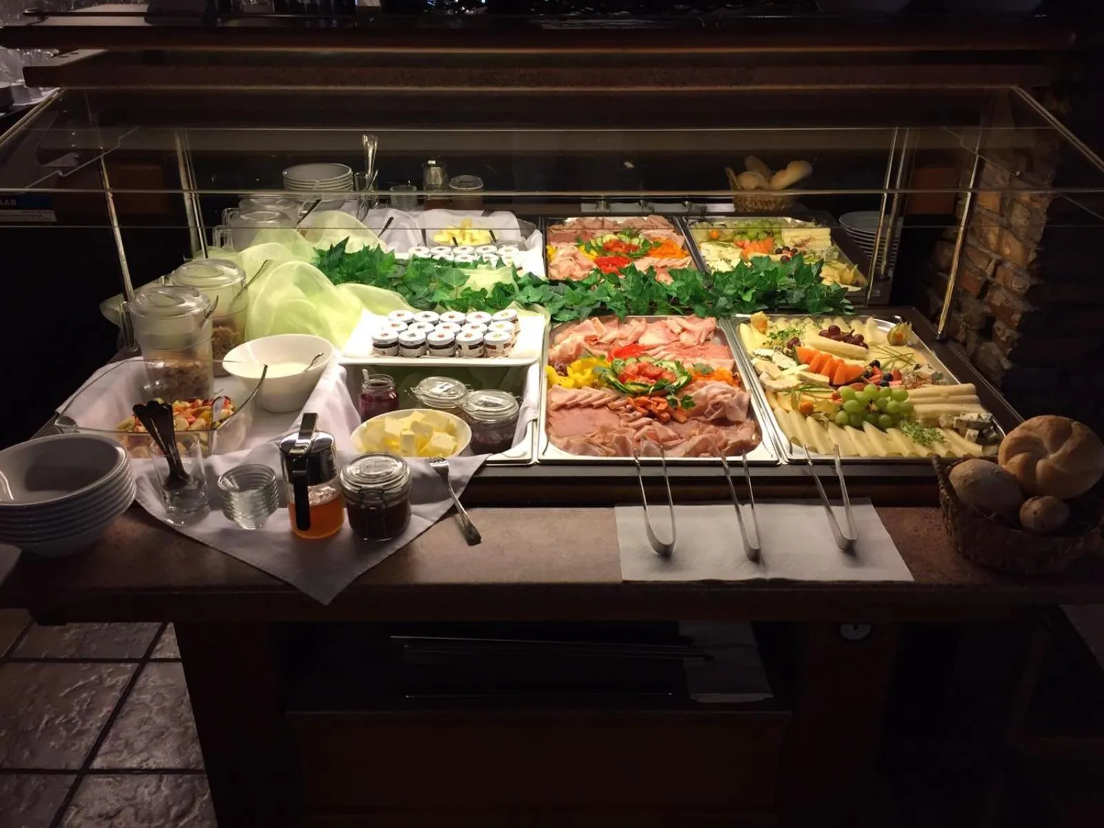 Buffet breakfast in Landgasthof Steinmühl Hofbauer Frühstückspension und Campingplatz