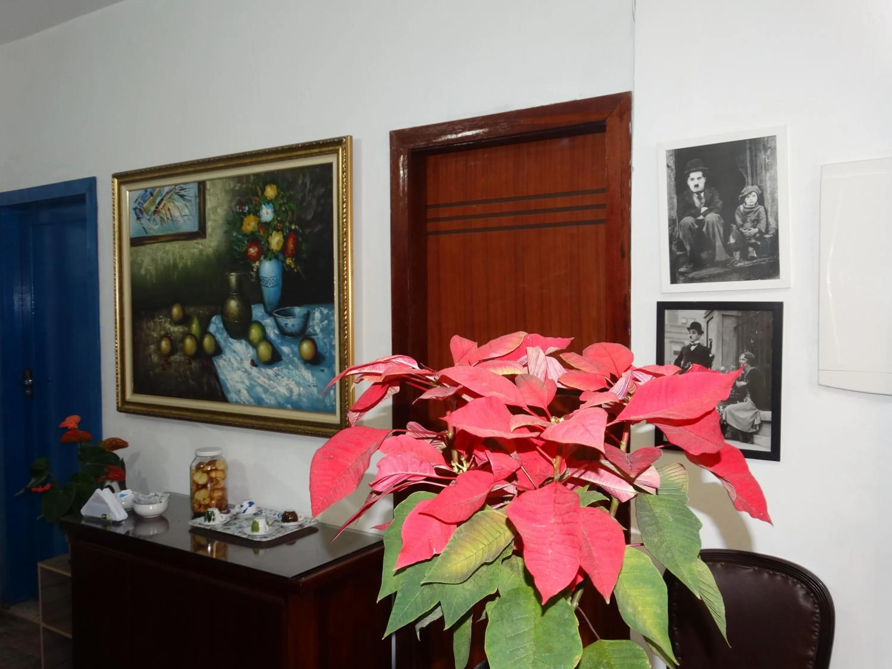 Communal lounge/ TV room in Estalagem 11 Suites