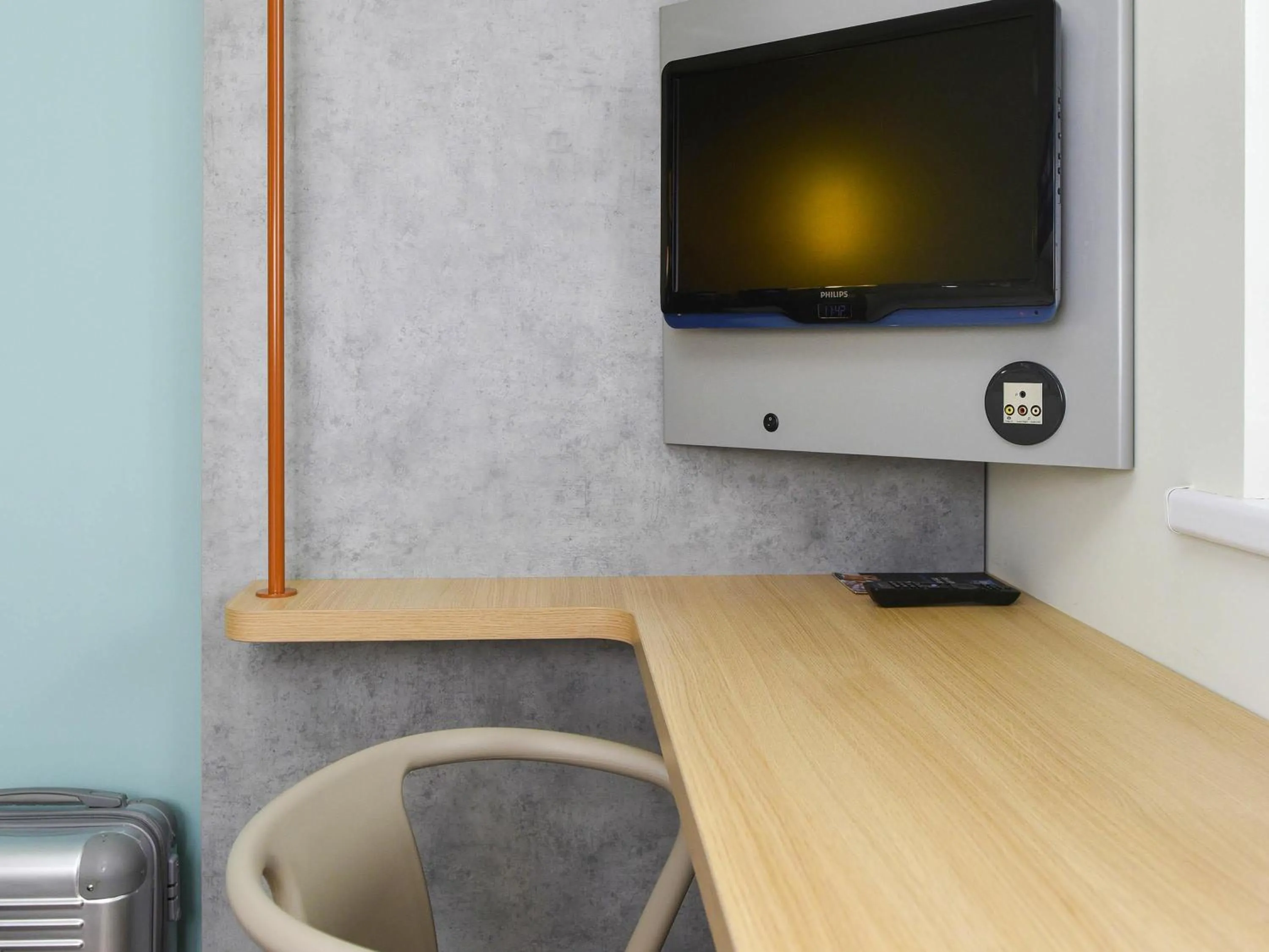 Bedroom in ibis Budget Charleroi Airport