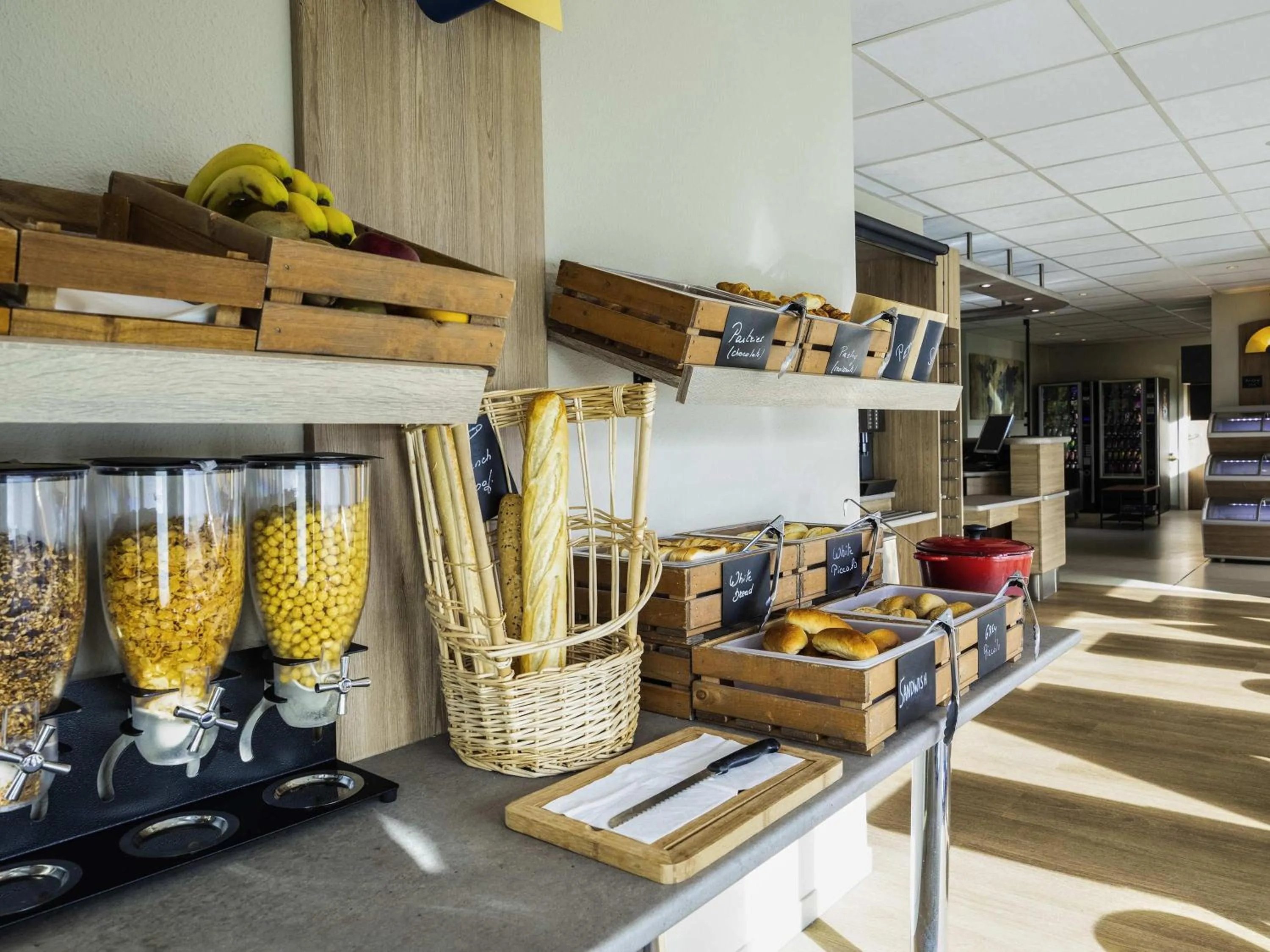 Breakfast in ibis Budget Charleroi Airport