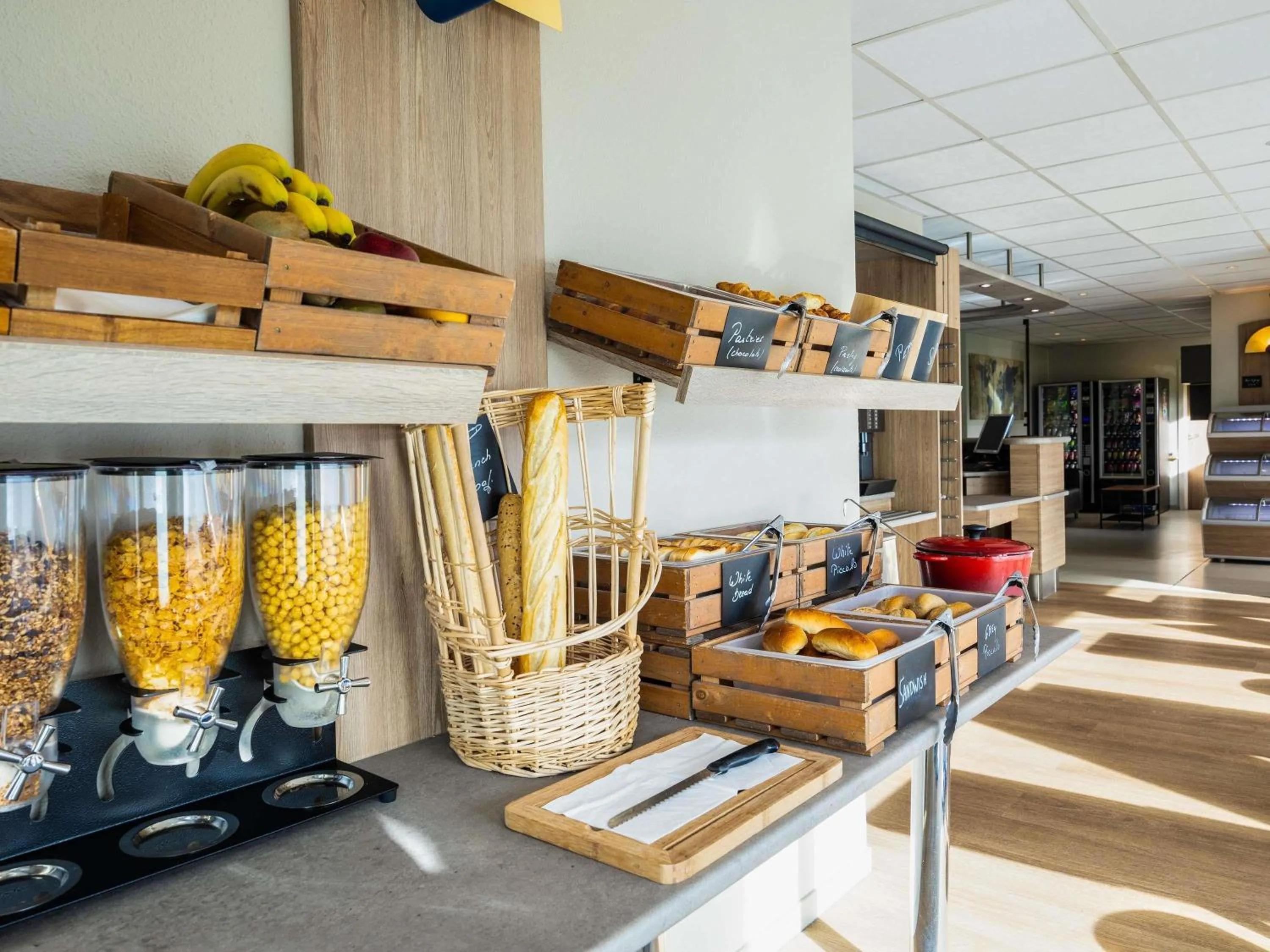 Breakfast in ibis Budget Charleroi Airport