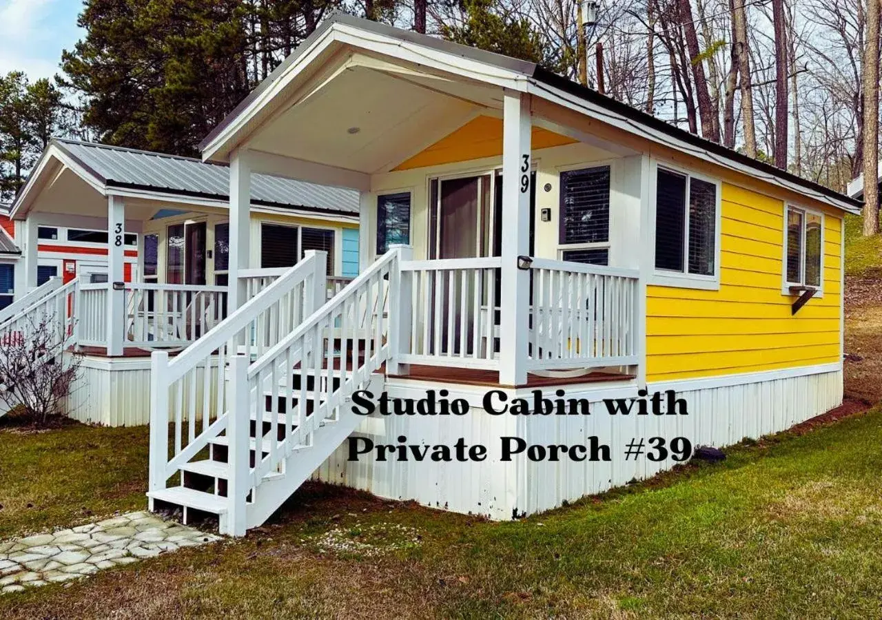 Studio with Lake View in Long Cove Resort and Marina Studio with Lake View in Long Cove Resort and Marina