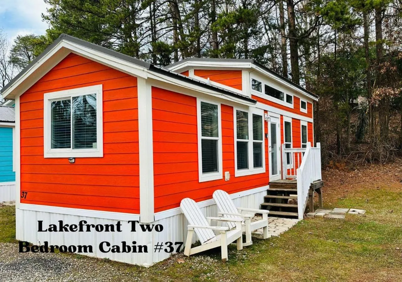 Property building in Long Cove Resort and Marina