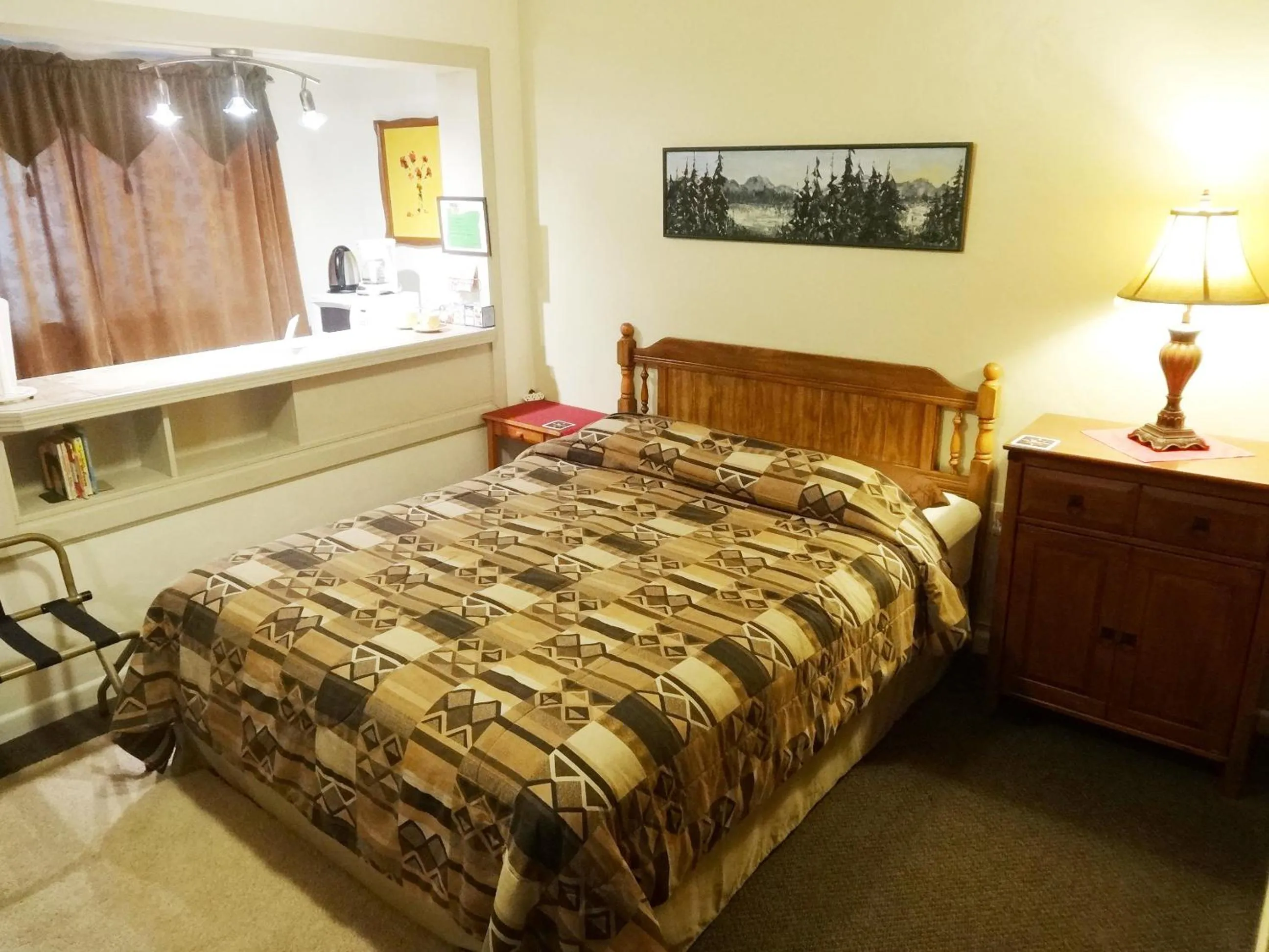 Bed in Itty Bitty Inn