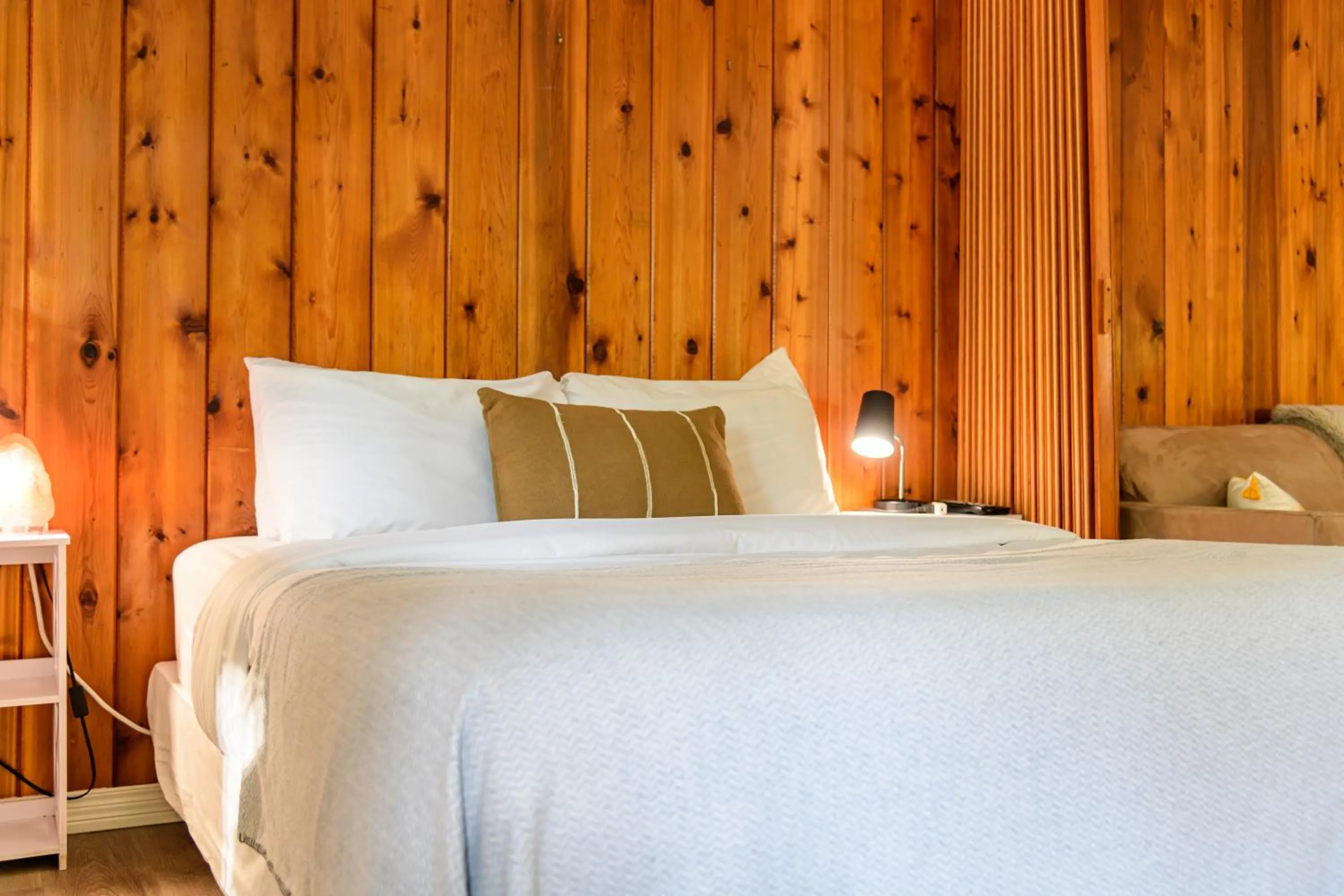 Bedroom, Bed in Barefoot Villas and Retreat