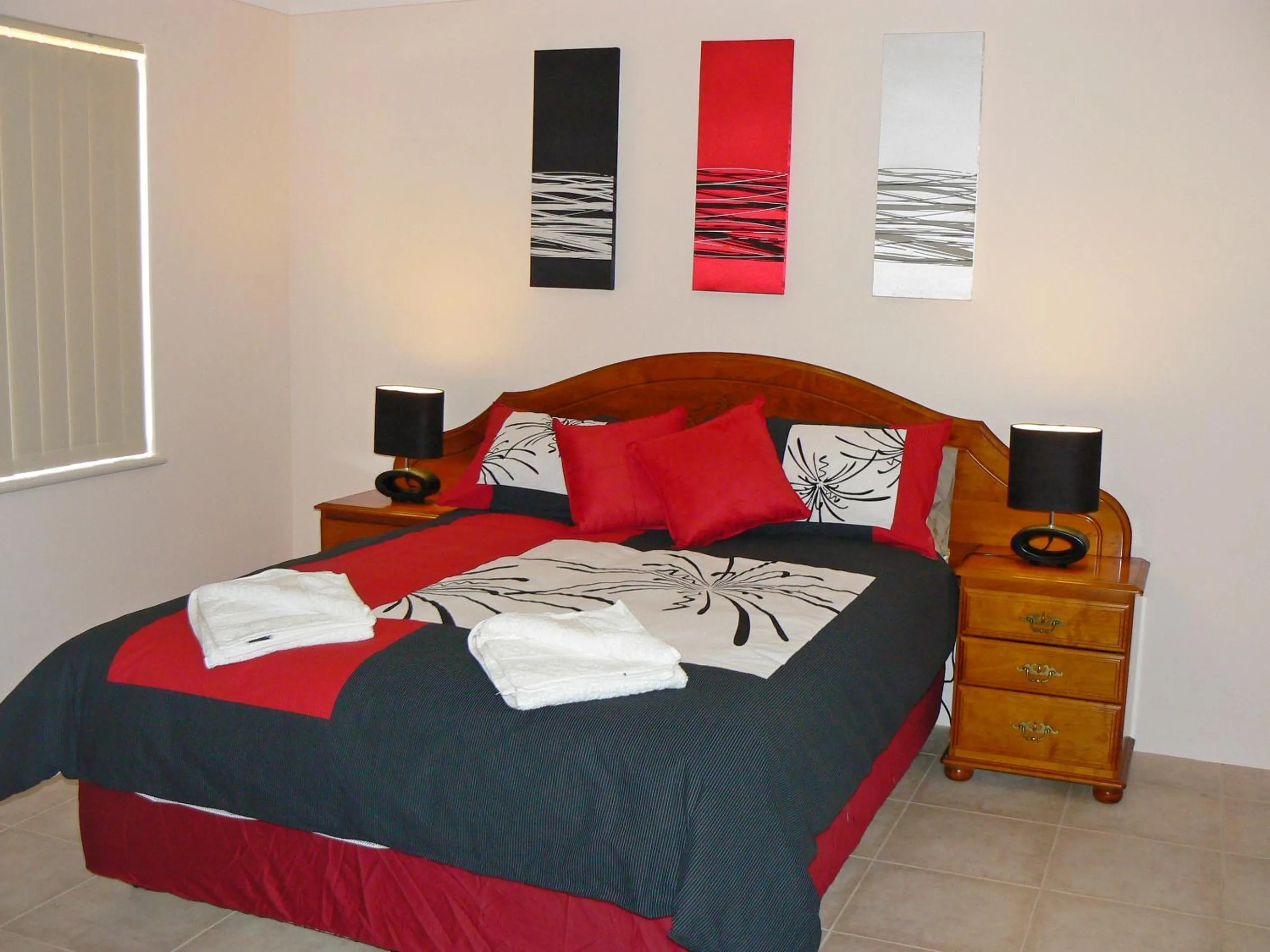 Geraldton Luxury Vacation Home with free Streaming