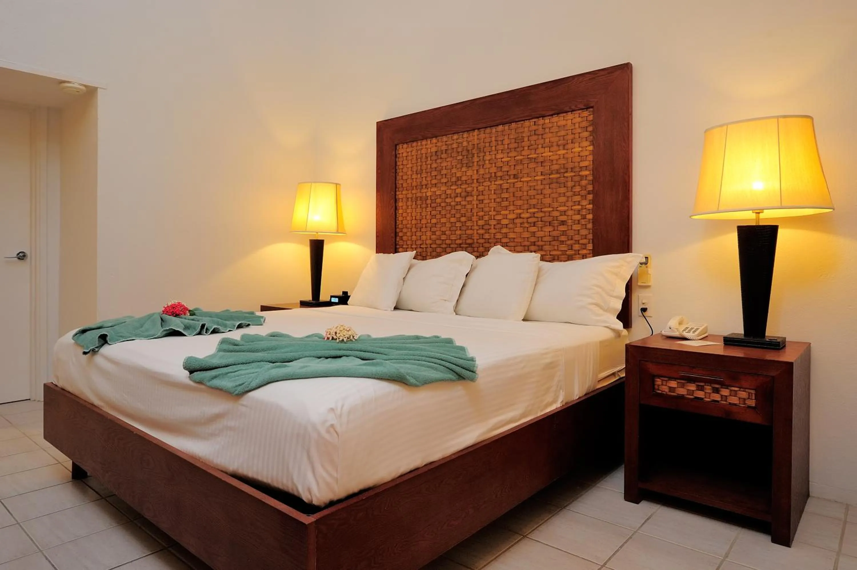 Photo of the whole room, Bed in Divi Flamingo Beach Resort