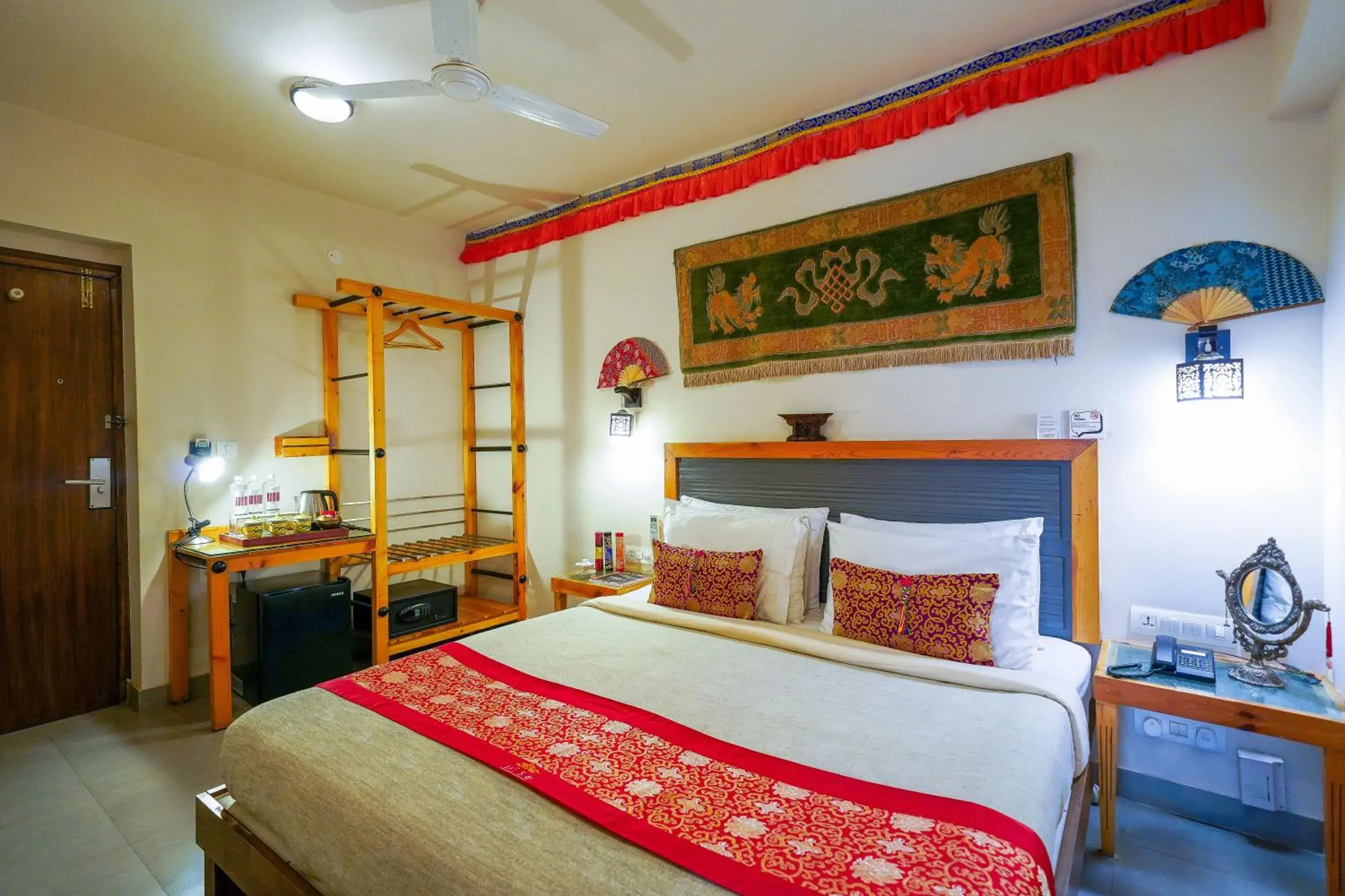 Bed in Open Hotel by Olive - Utse Suites Bed in Open Hotel by Olive - Utse Suites