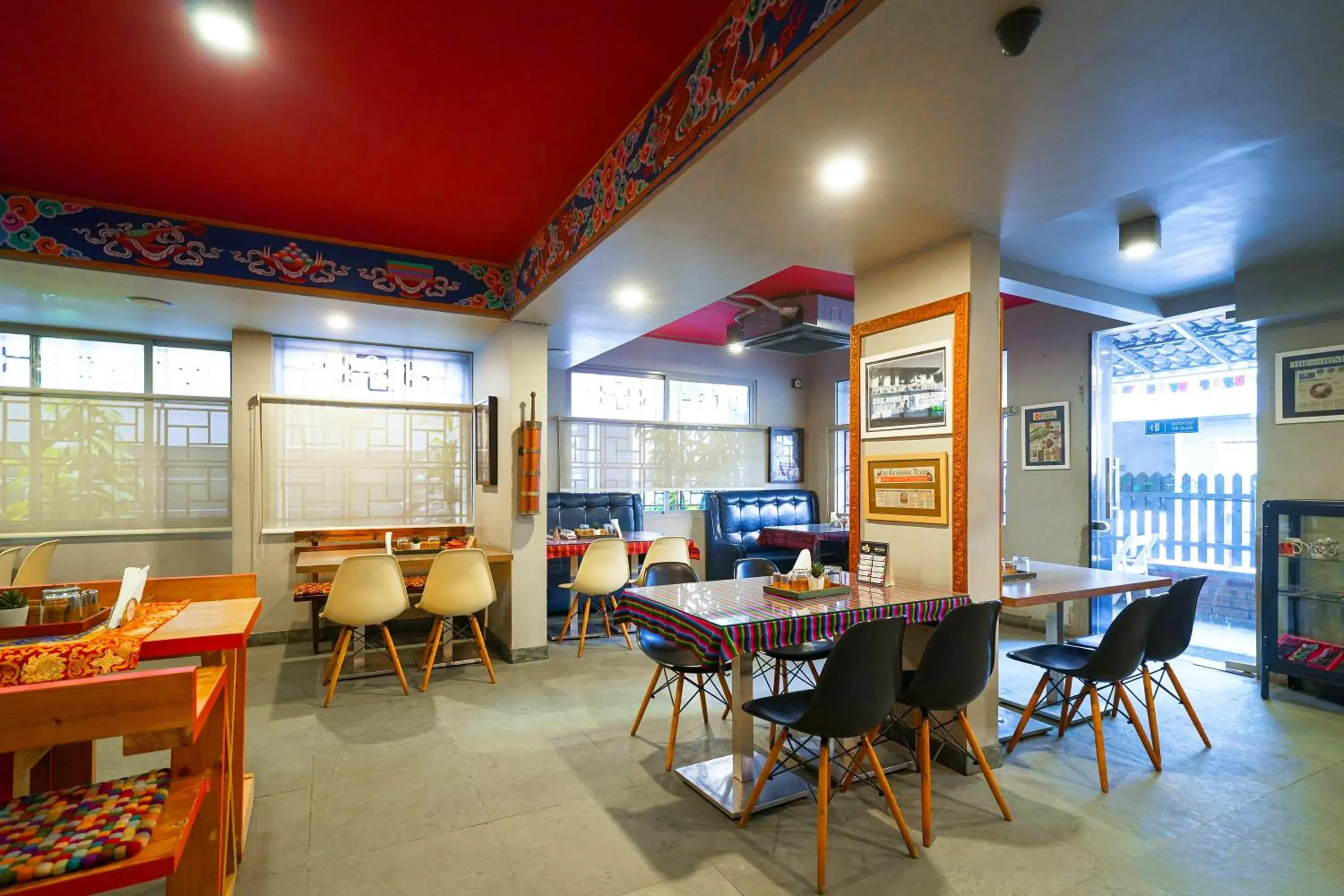 Restaurant/places to eat in Open Hotel by Olive - Utse Suites Restaurant/places to eat in Open Hotel by Olive - Utse Suites