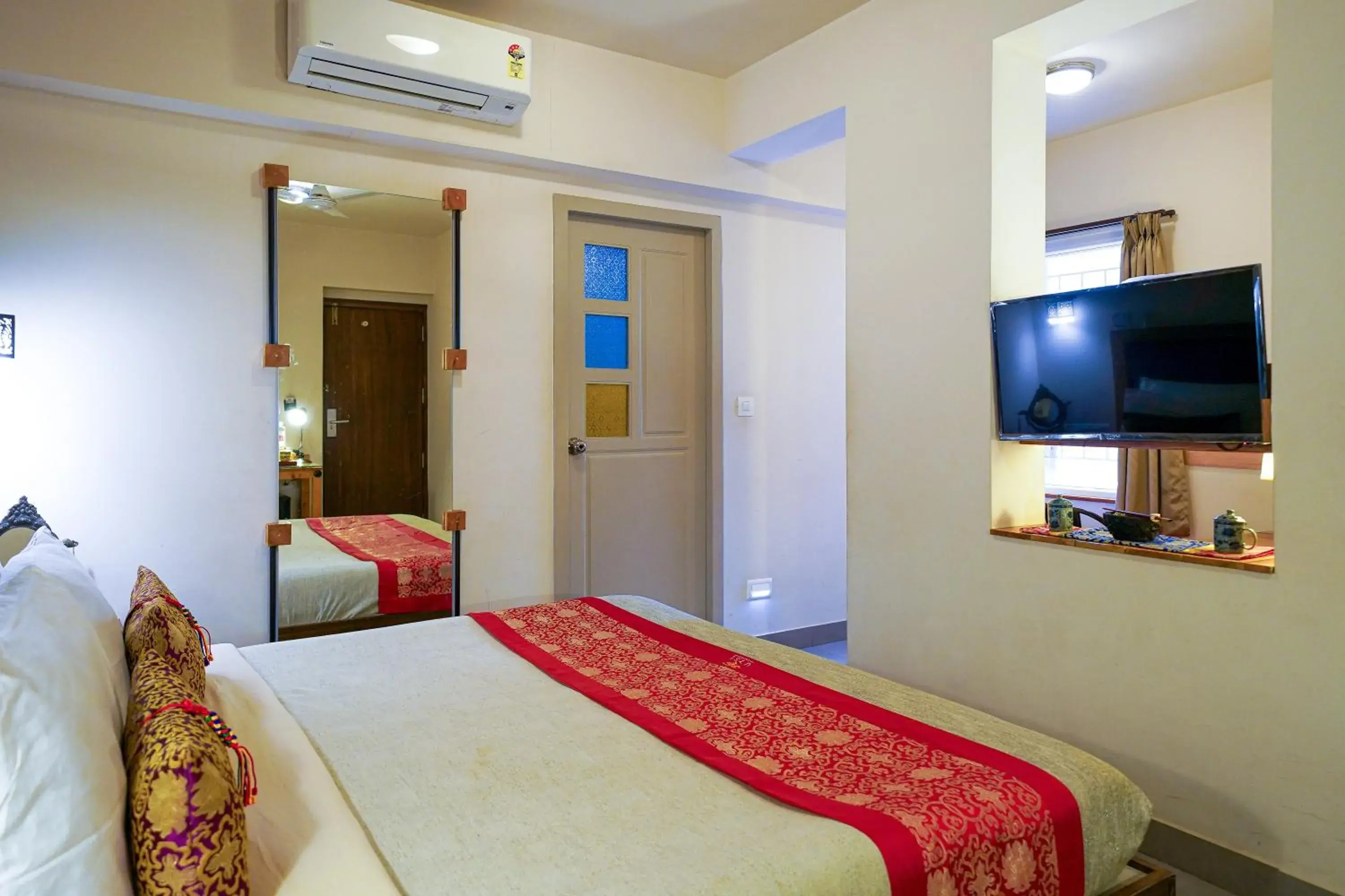 Bed in Open Hotel by Olive - Utse Suites Bed in Open Hotel by Olive - Utse Suites