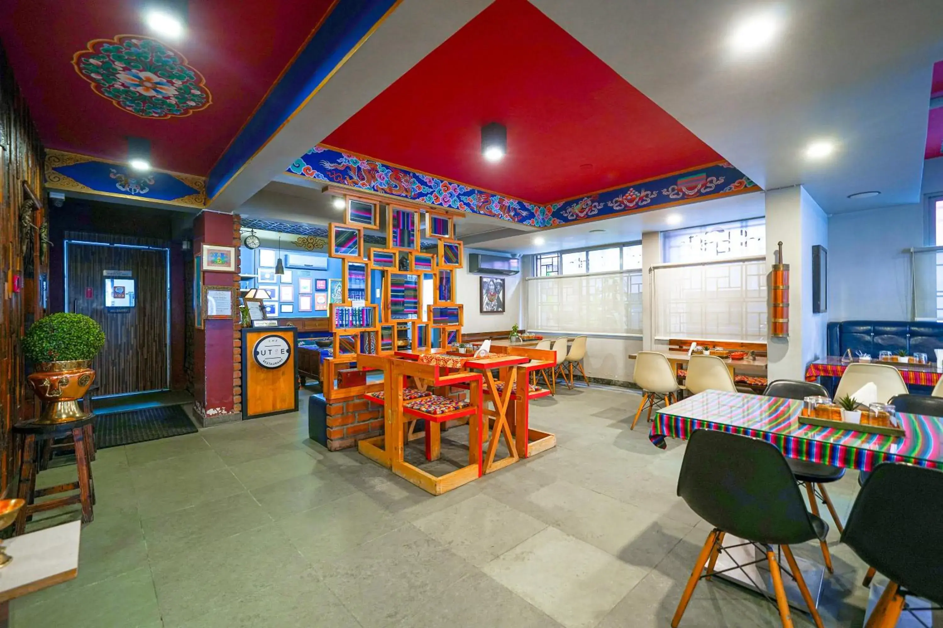 Restaurant/places to eat in Open Hotel by Olive - Utse Suites Restaurant/places to eat in Open Hotel by Olive - Utse Suites