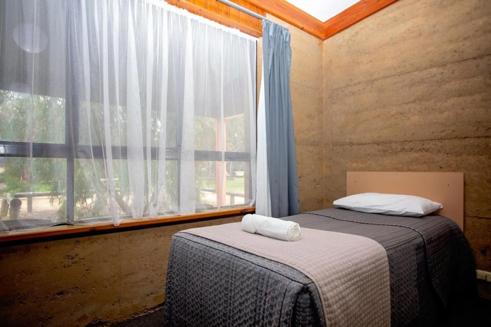 Bed in Hopetoun Motel & Chalet Village