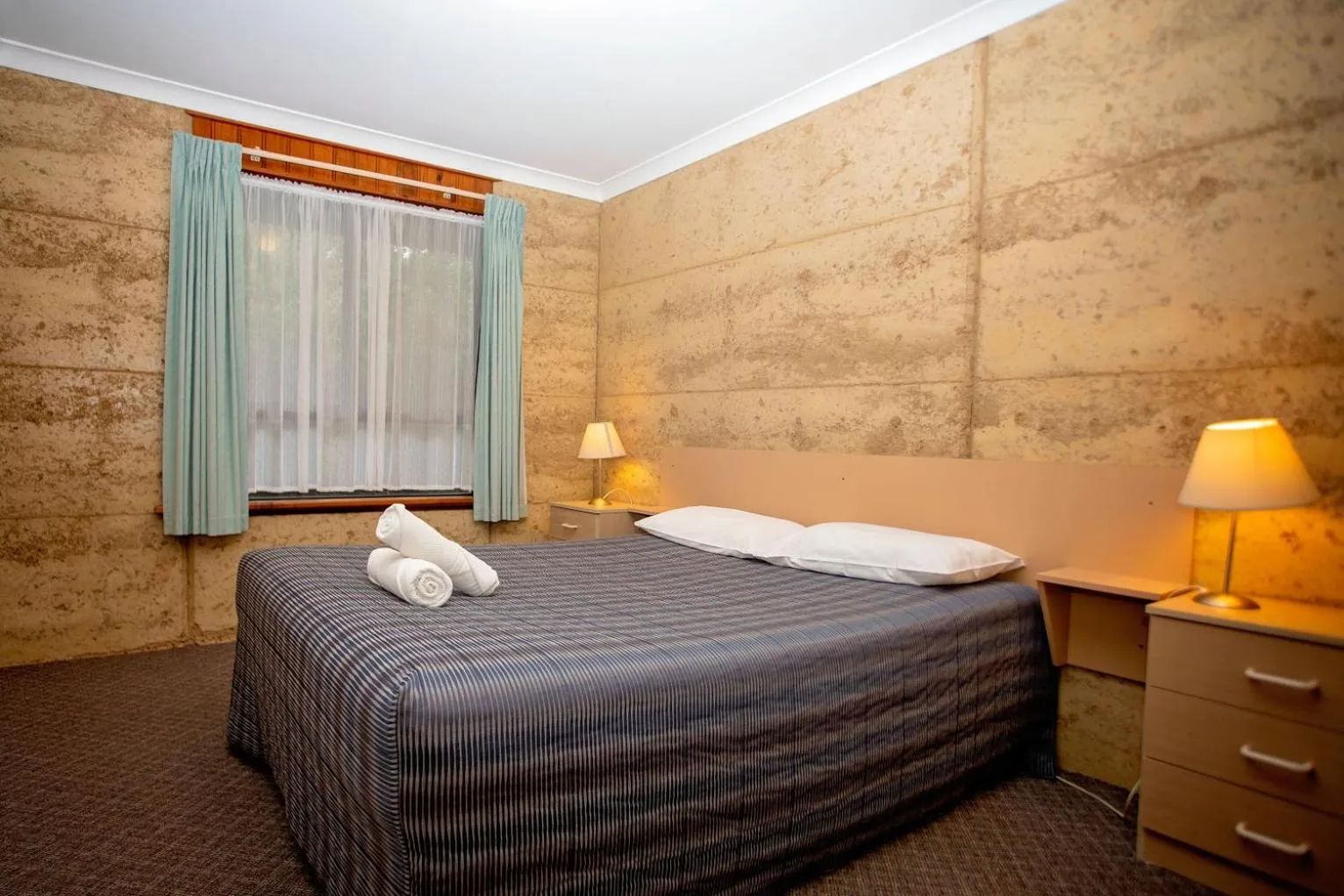 Bed in Hopetoun Motel & Chalet Village